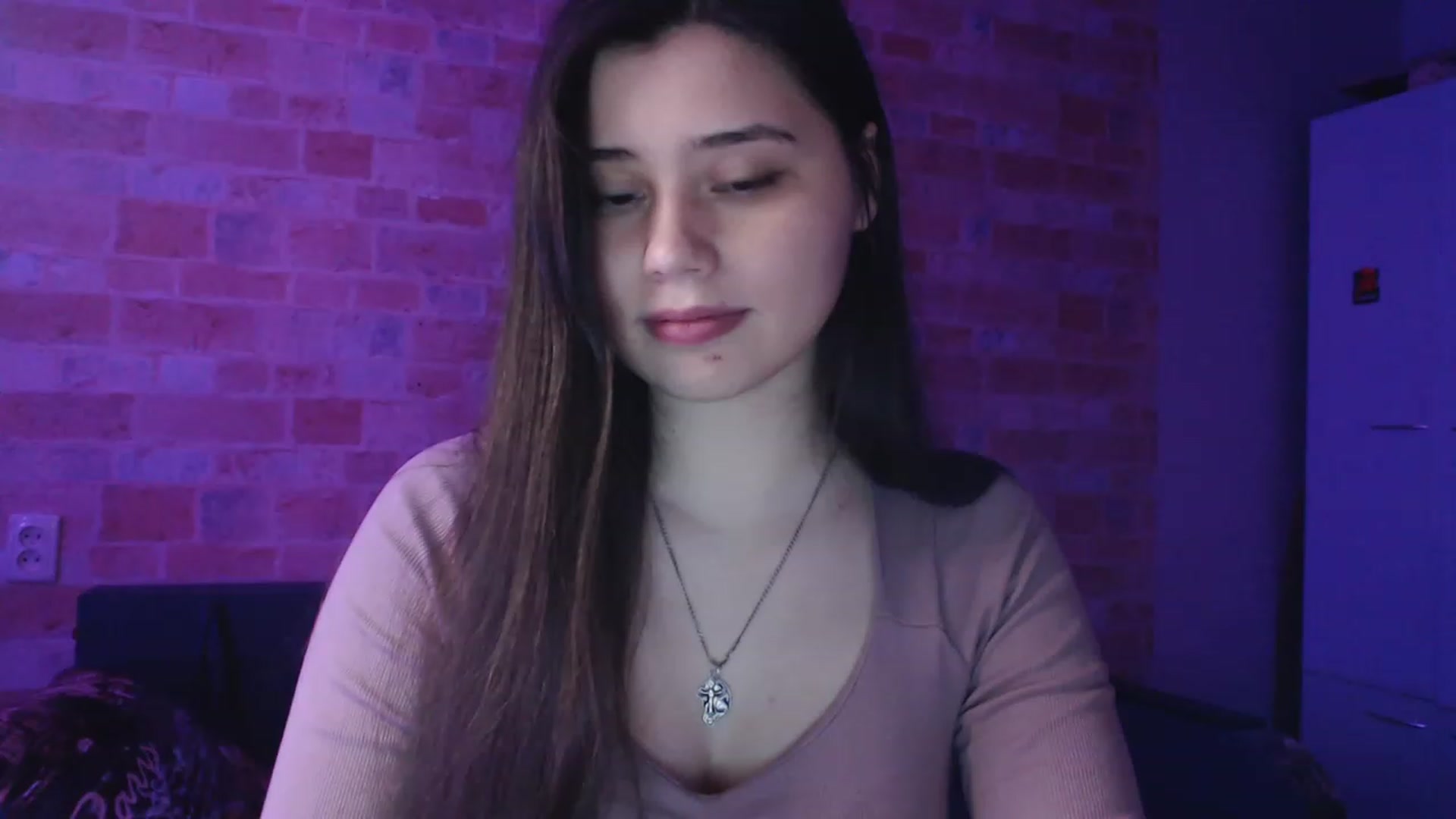 Gallery image thumbnail from Moon_light23's myfreecams stream on, 05/10/2023, 19:30 image 3 of 20