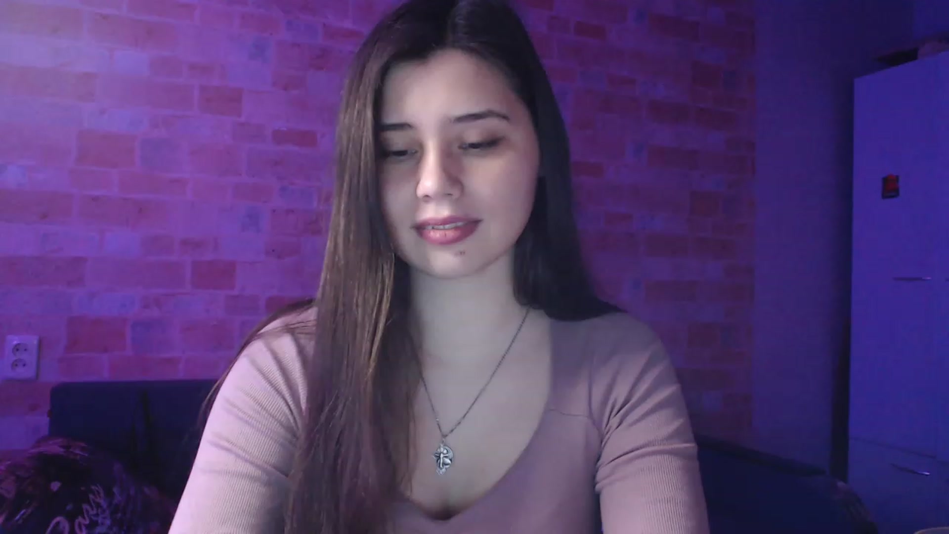 Gallery image thumbnail from Moon_light23's myfreecams stream on, 05/10/2023, 19:30 image 19 of 20