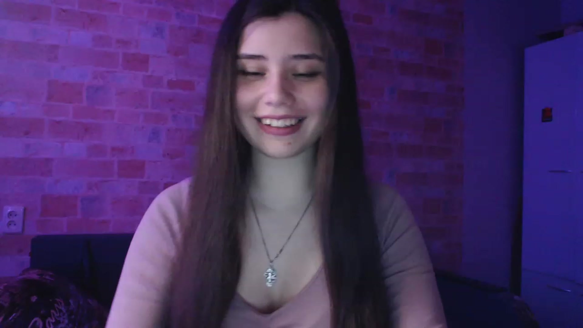 Gallery image thumbnail from Moon_light23's myfreecams stream on, 05/10/2023, 19:30 image 7 of 20