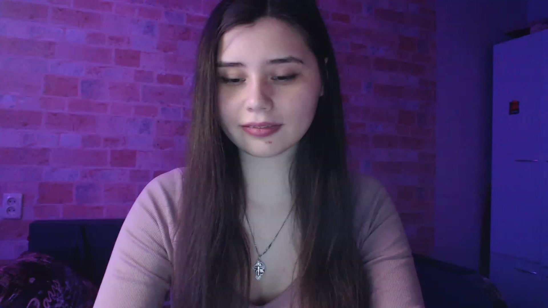 Gallery image thumbnail from Moon_light23's myfreecams stream on, 05/10/2023, 19:30 image 8 of 20
