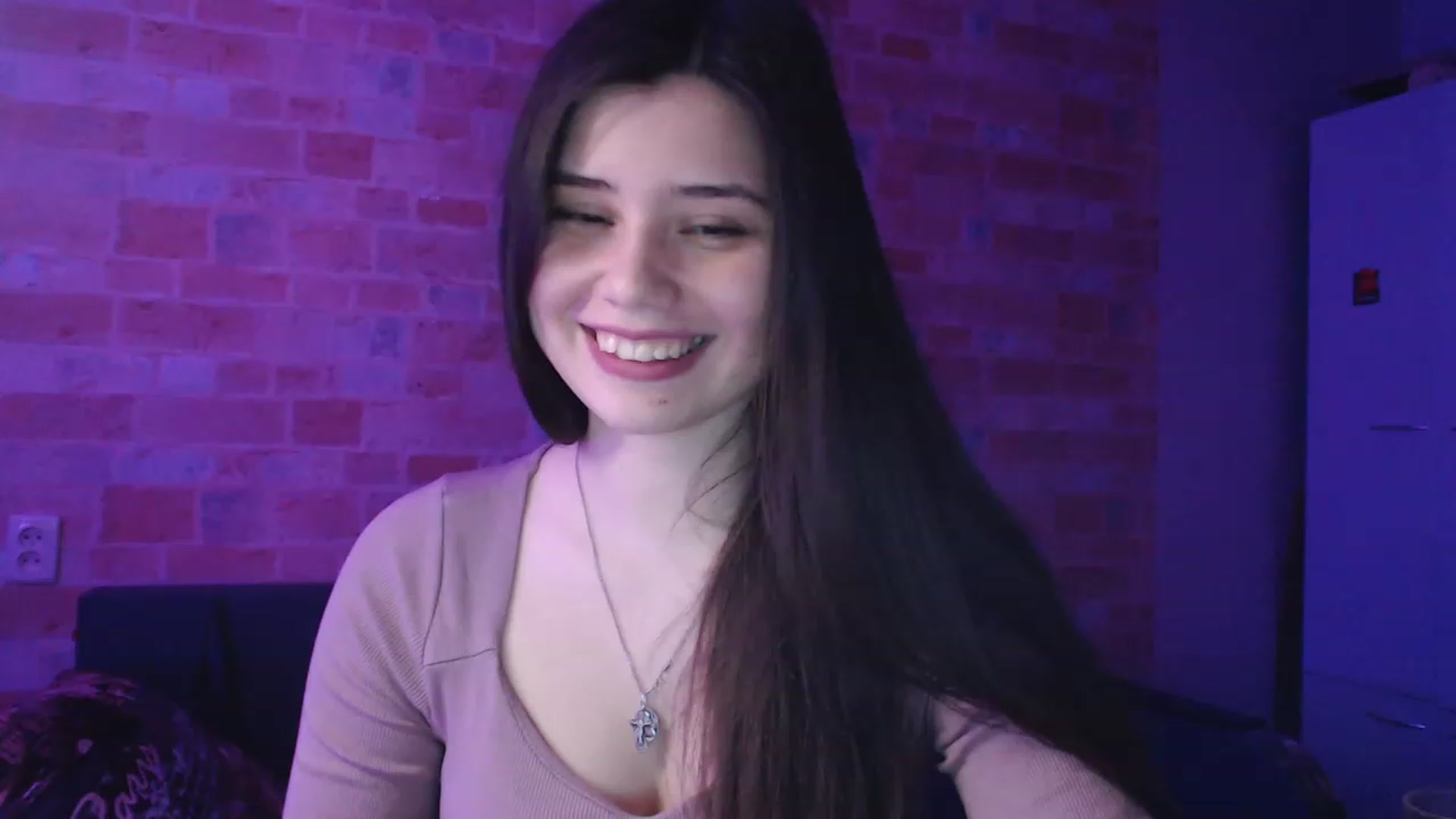 Gallery image thumbnail from Moon_light23's myfreecams stream on, 05/10/2023, 19:30 image 14 of 20
