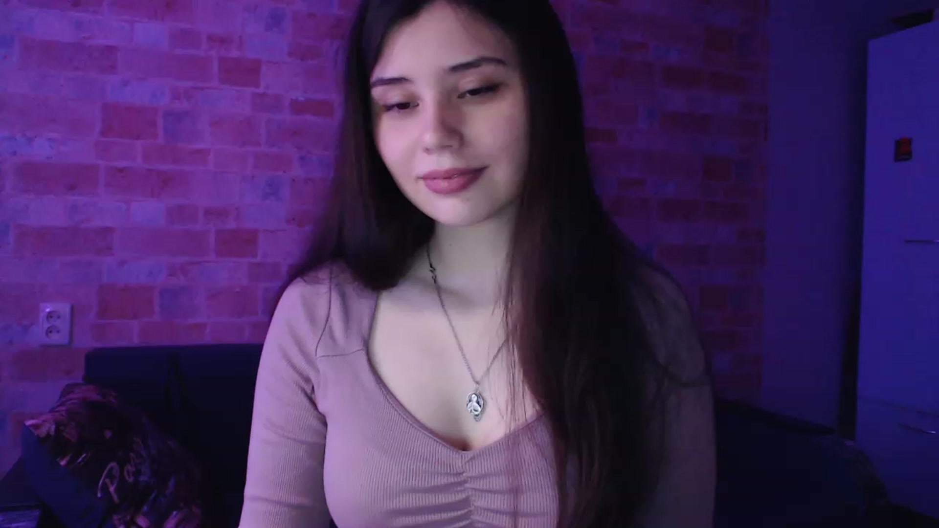 Gallery image thumbnail from Moon_light23's myfreecams stream on, 05/13/2023, 19:04 image 6 of 20