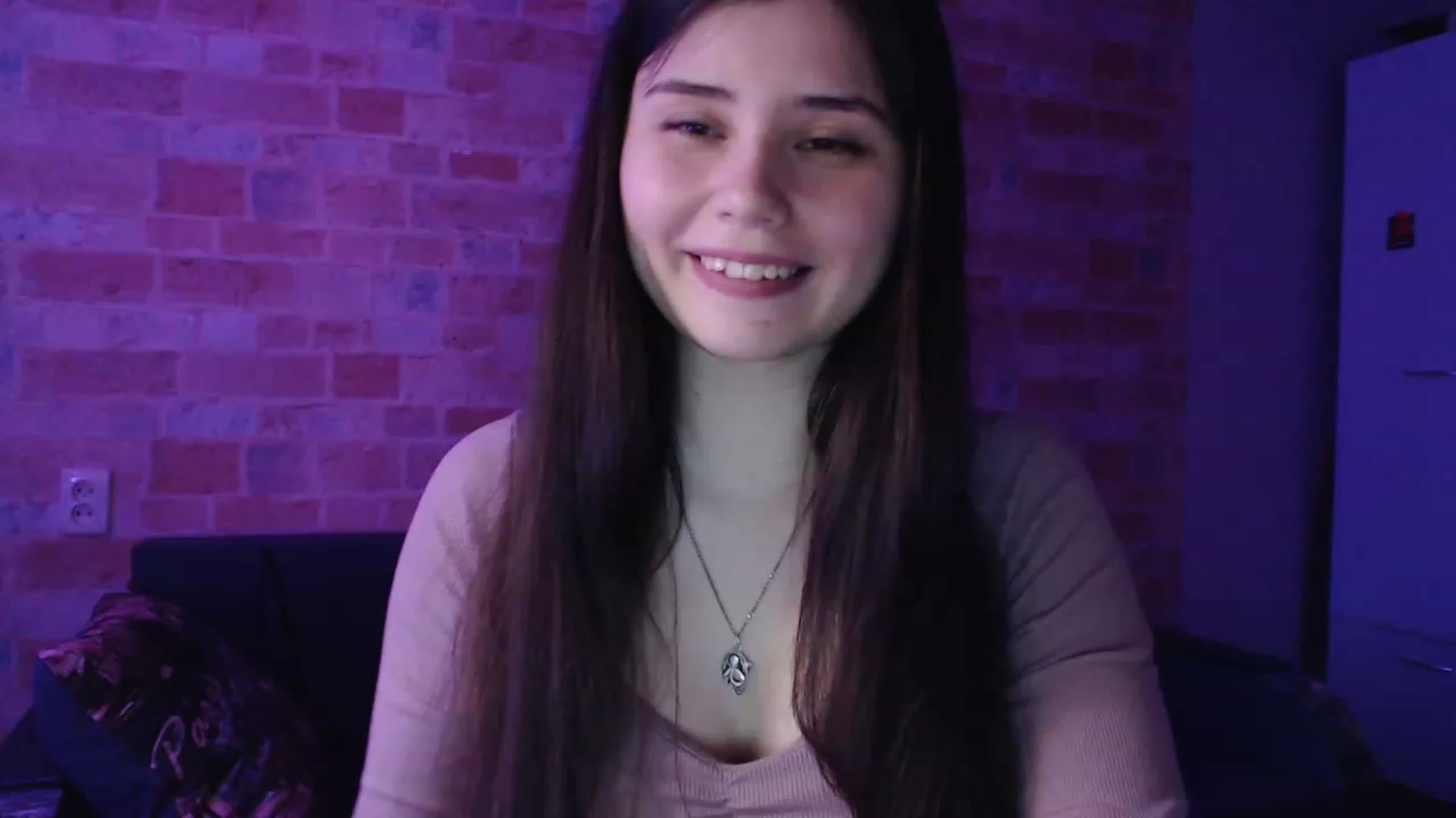 Gallery image thumbnail from Moon_light23's myfreecams stream on, 05/13/2023, 19:04 image 14 of 20