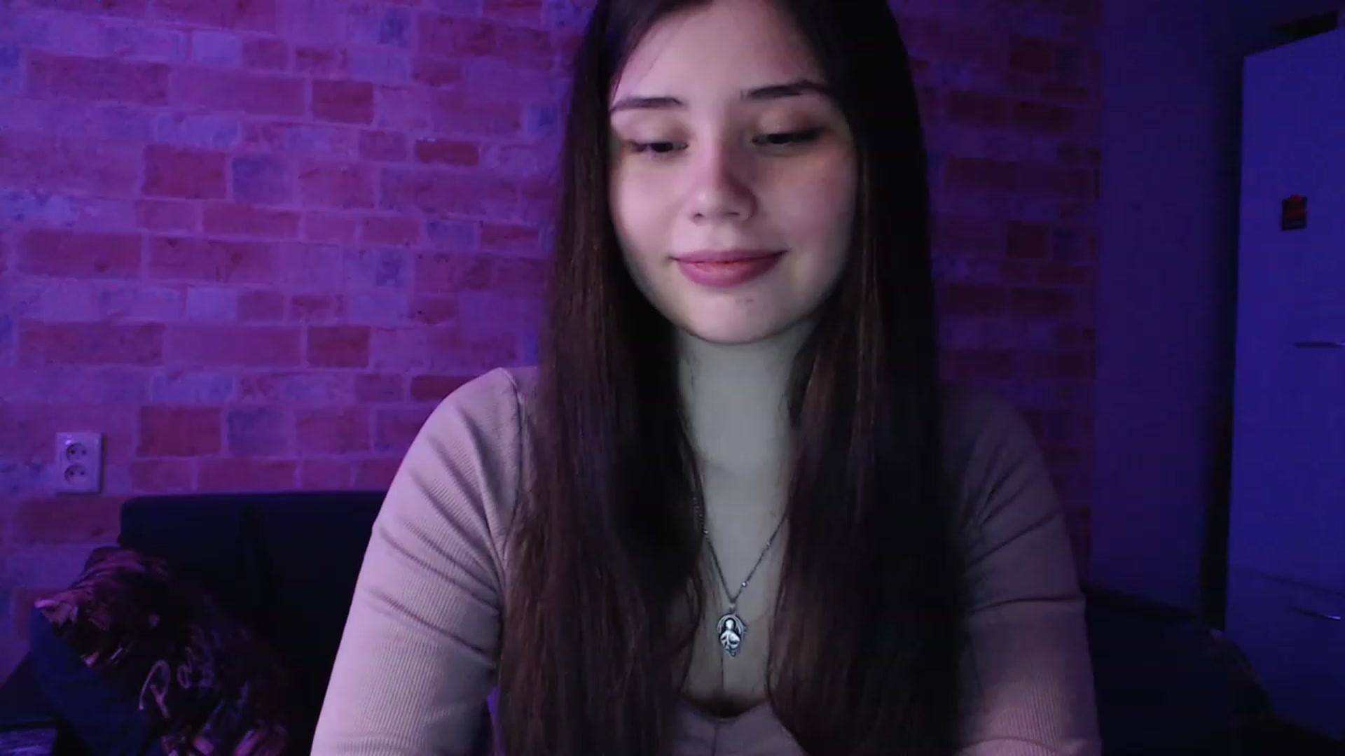 Gallery image thumbnail from Moon_light23's myfreecams stream on, 05/13/2023, 19:04 image 15 of 20