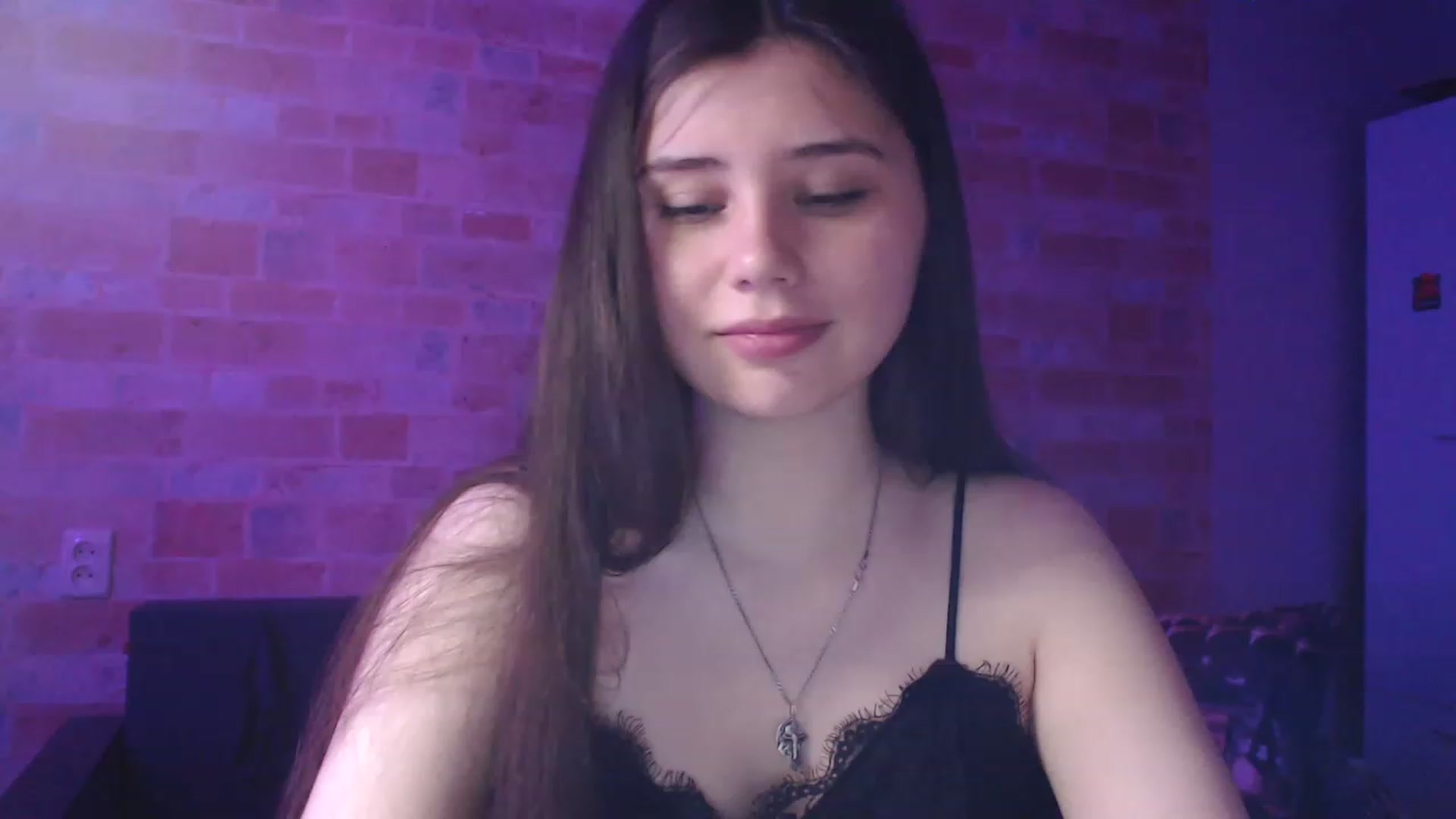 Gallery image thumbnail from Moon_light23's myfreecams stream on, 05/19/2023, 20:52 image 6 of 20