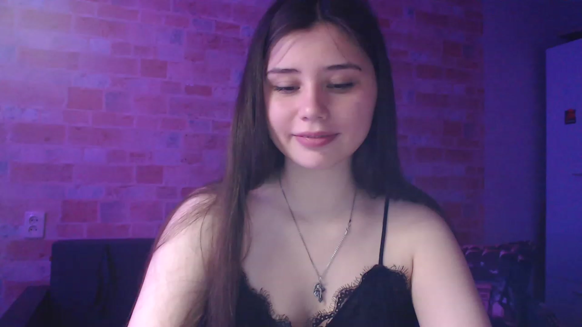 Gallery image thumbnail from Moon_light23's myfreecams stream on, 05/19/2023, 20:52 image 7 of 20