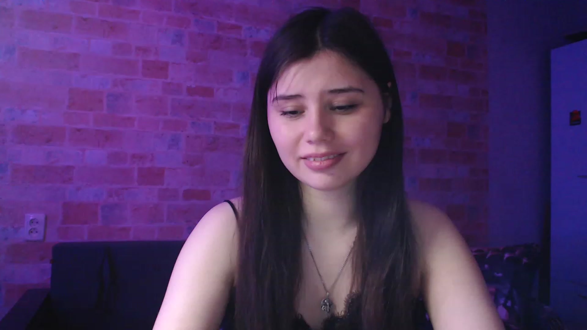 Gallery image thumbnail from Moon_light23's myfreecams stream on, 05/19/2023, 20:52 image 18 of 20