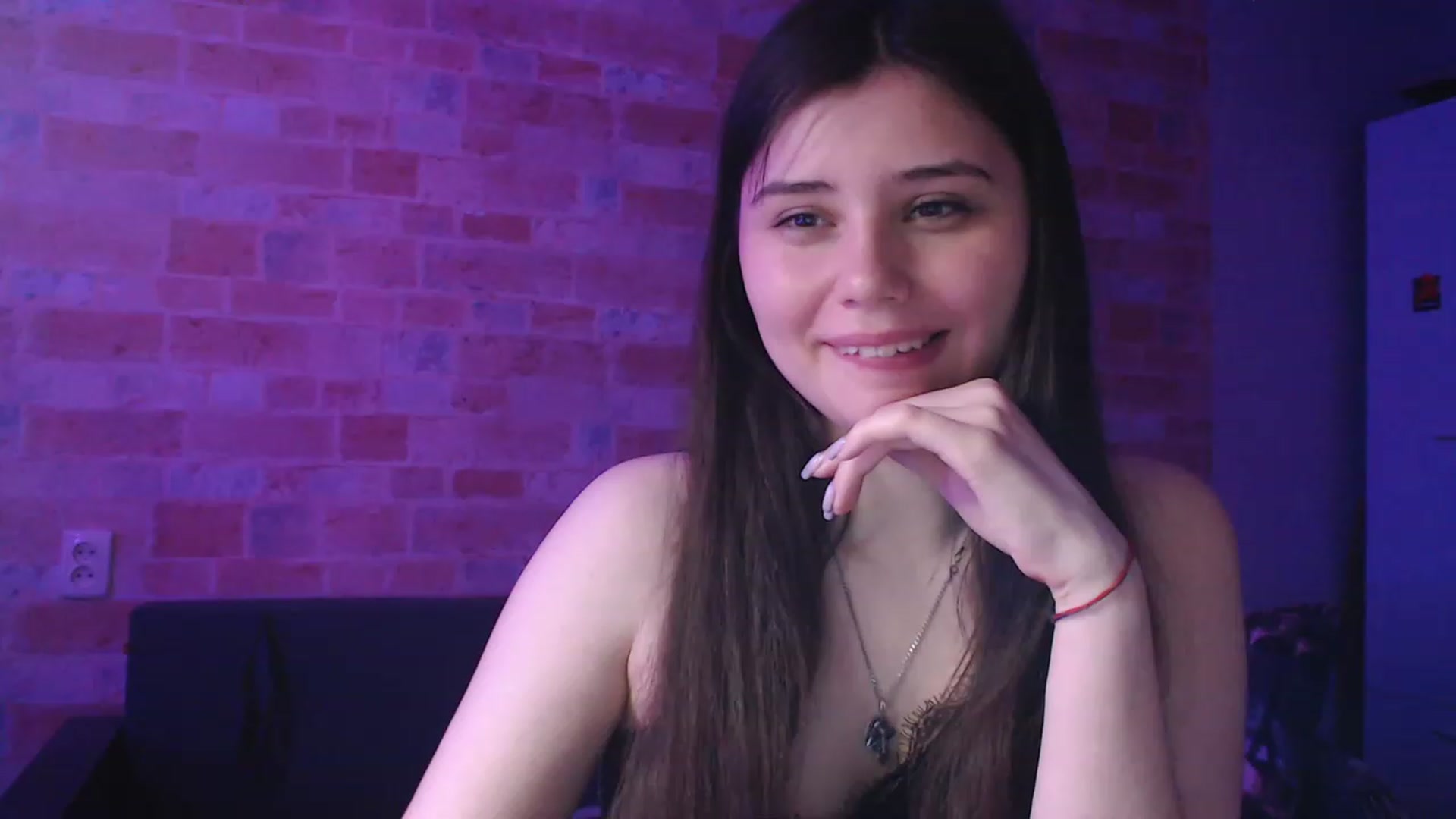 Gallery image thumbnail from Moon_light23's myfreecams stream on, 05/19/2023, 20:52 image 17 of 20