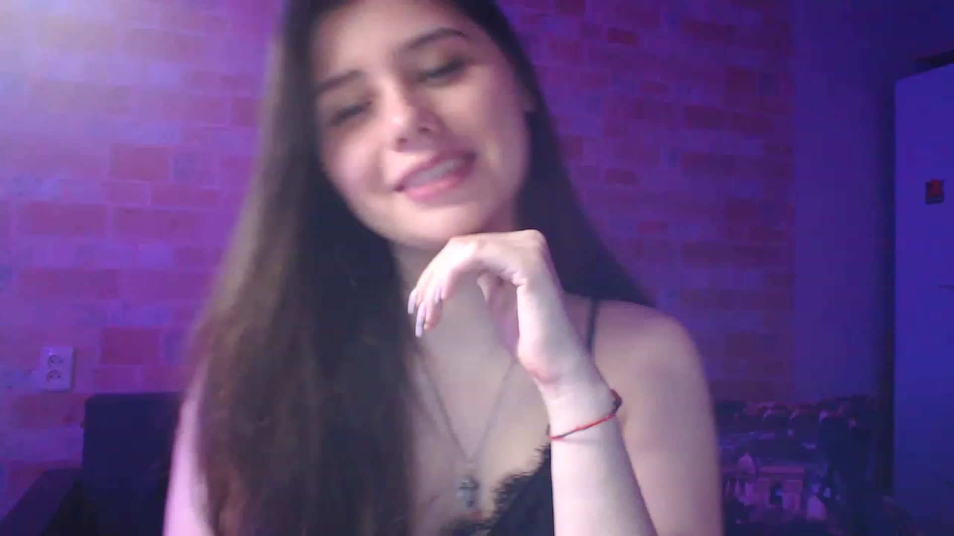 Gallery image thumbnail from Moon_light23's myfreecams stream on, 05/19/2023, 20:52 image 3 of 20