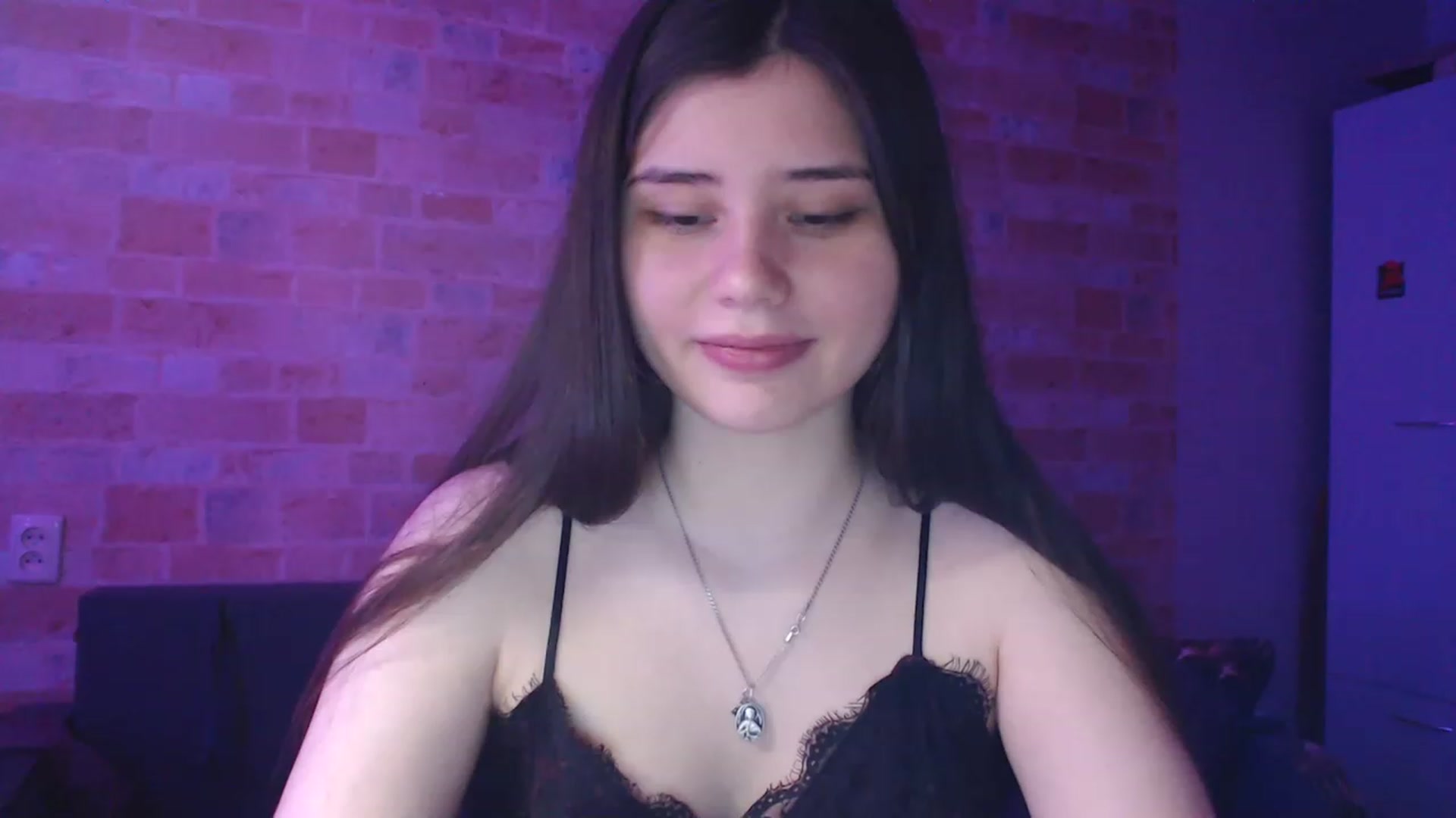 Gallery image thumbnail from Moon_light23's myfreecams stream on, 05/31/2023, 20:00 image 12 of 20