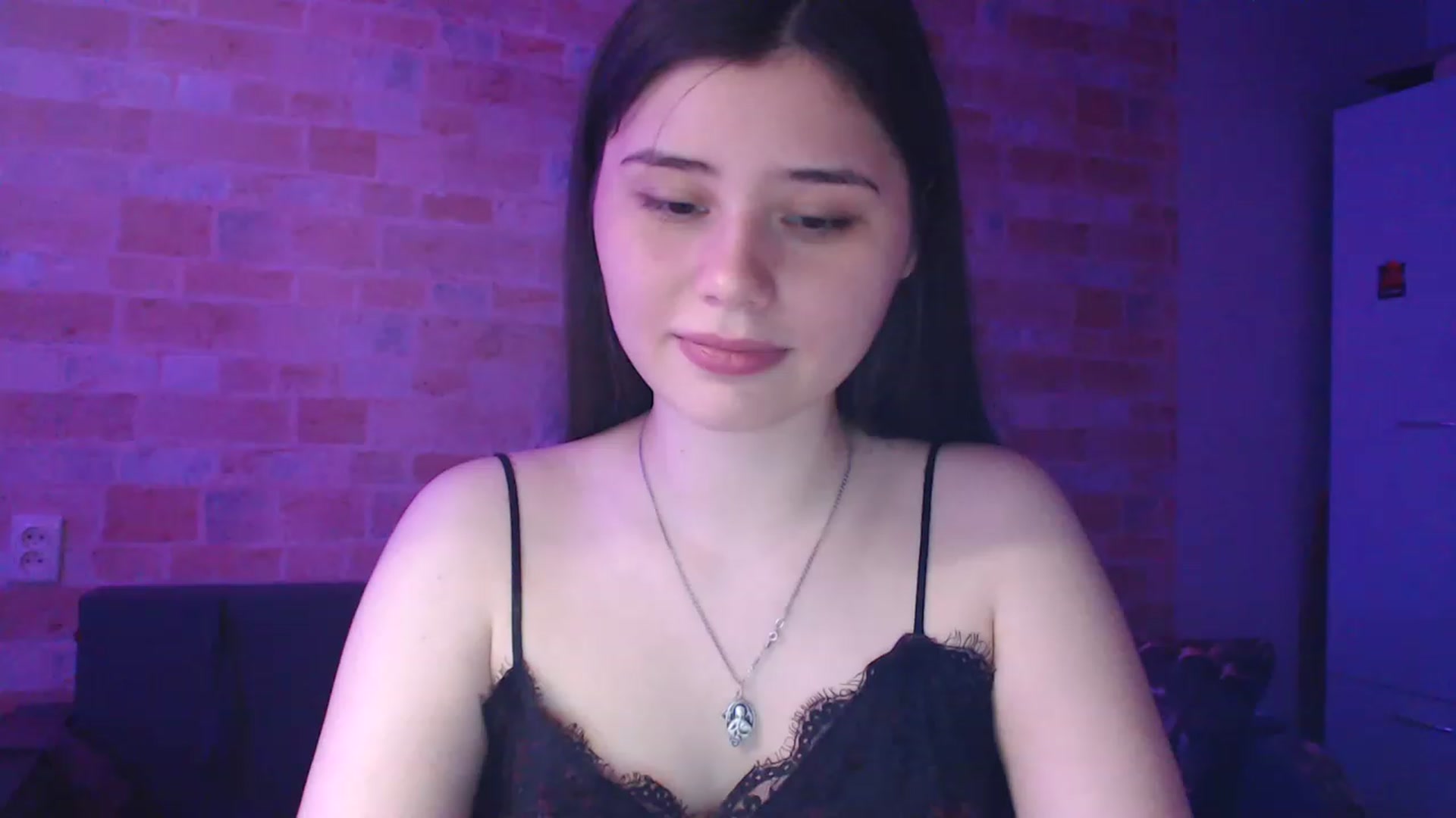 Gallery image thumbnail from Moon_light23's myfreecams stream on, 05/31/2023, 20:00 image 18 of 20