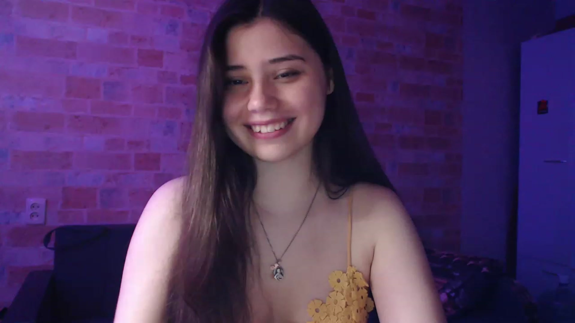 Gallery image thumbnail from Moon_light23's myfreecams stream on, 06/26/2023, 18:43 image 9 of 20