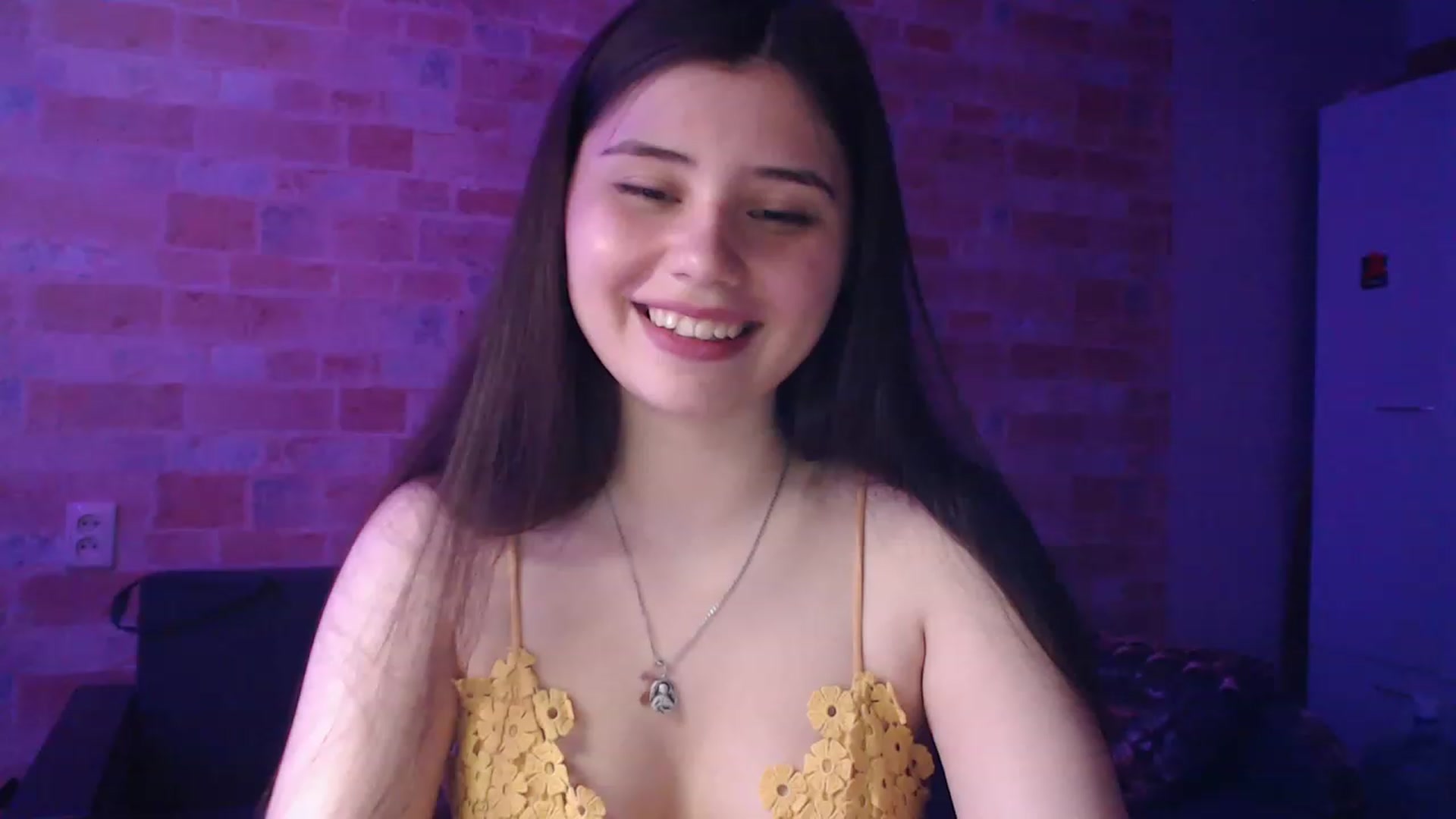 Gallery image thumbnail from Moon_light23's myfreecams stream on, 06/26/2023, 18:43 image 18 of 20