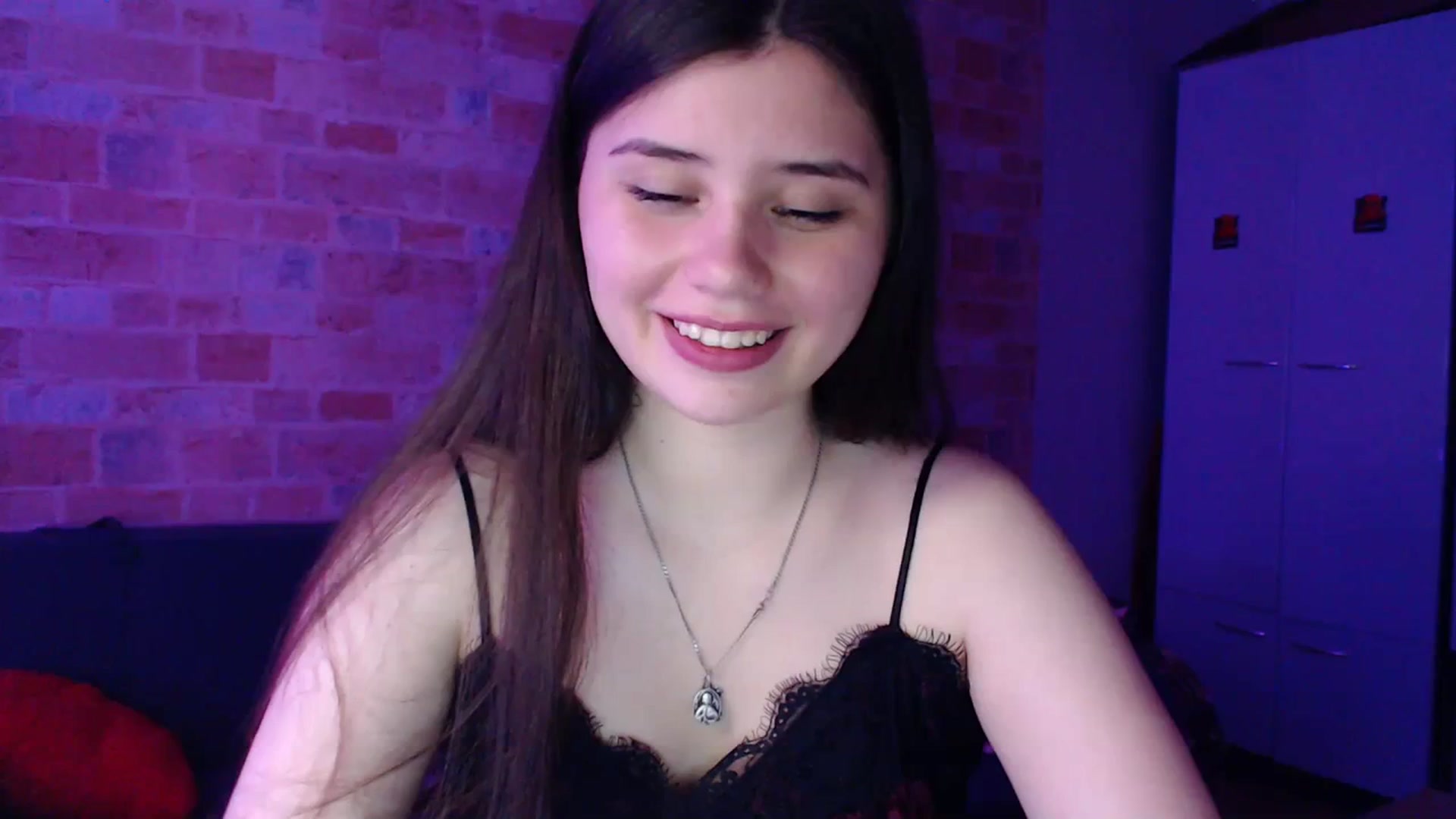 Gallery image thumbnail from Moon_light23's myfreecams stream on, 07/18/2023, 19:29 image 12 of 20
