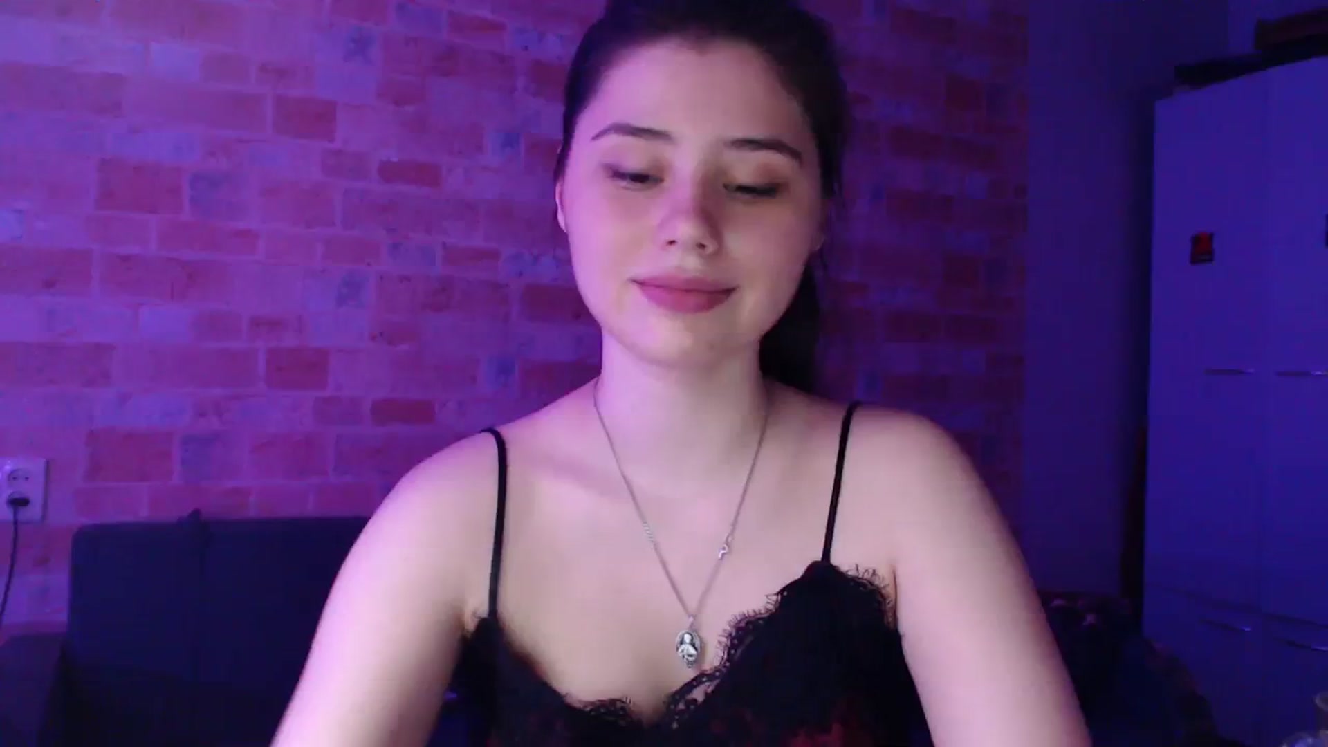 Gallery image thumbnail from Moon_light23's myfreecams stream on, 08/06/2023, 18:36 image 6 of 20