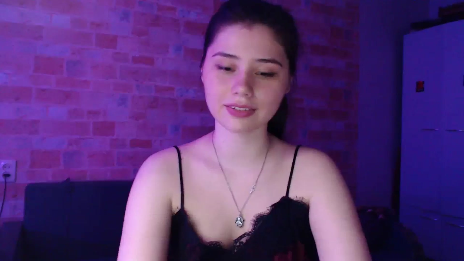 Gallery image thumbnail from Moon_light23's myfreecams stream on, 08/06/2023, 18:36 image 7 of 20