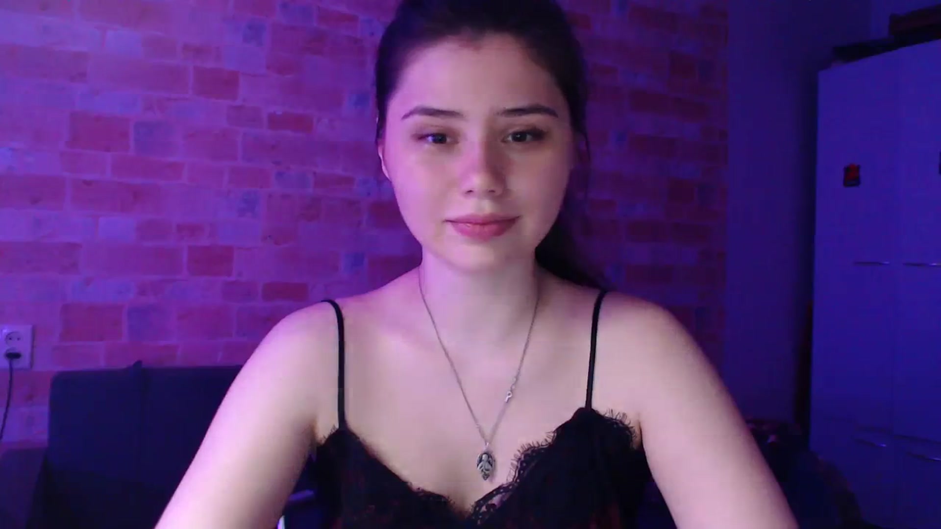 Gallery image thumbnail from Moon_light23's myfreecams stream on, 08/06/2023, 18:36 image 18 of 20