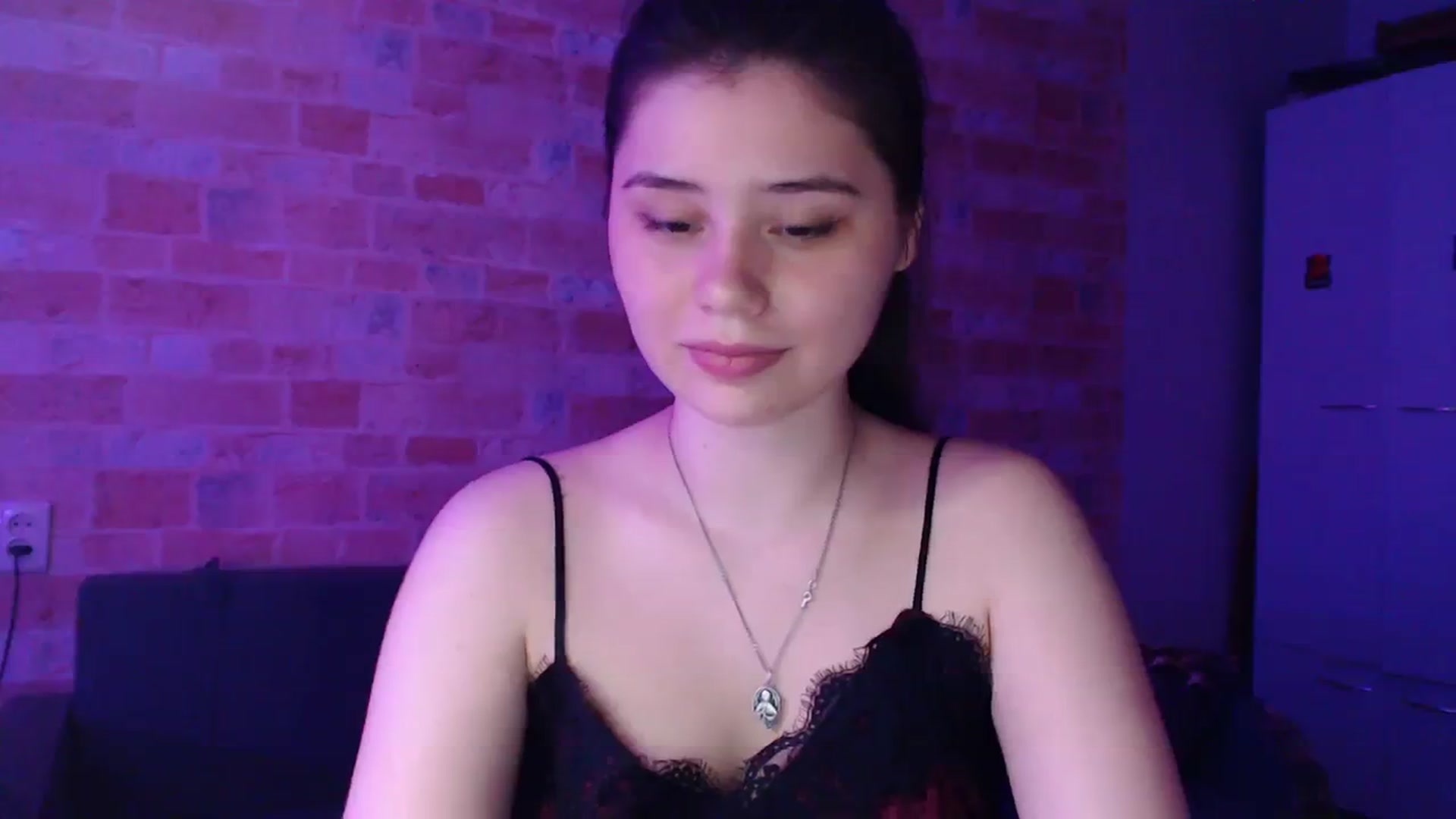 Gallery image thumbnail from Moon_light23's myfreecams stream on, 08/06/2023, 18:36 image 16 of 20
