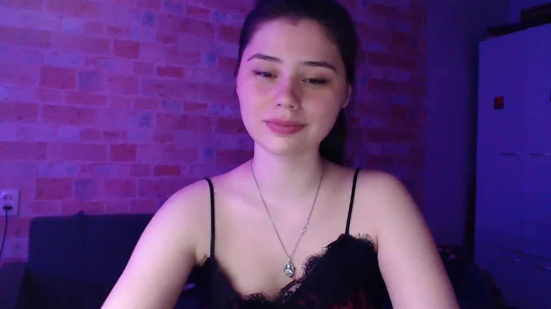 Gallery image thumbnail from Moon_light23's myfreecams stream on, 08/06/2023, 18:36 image 8 of 20
