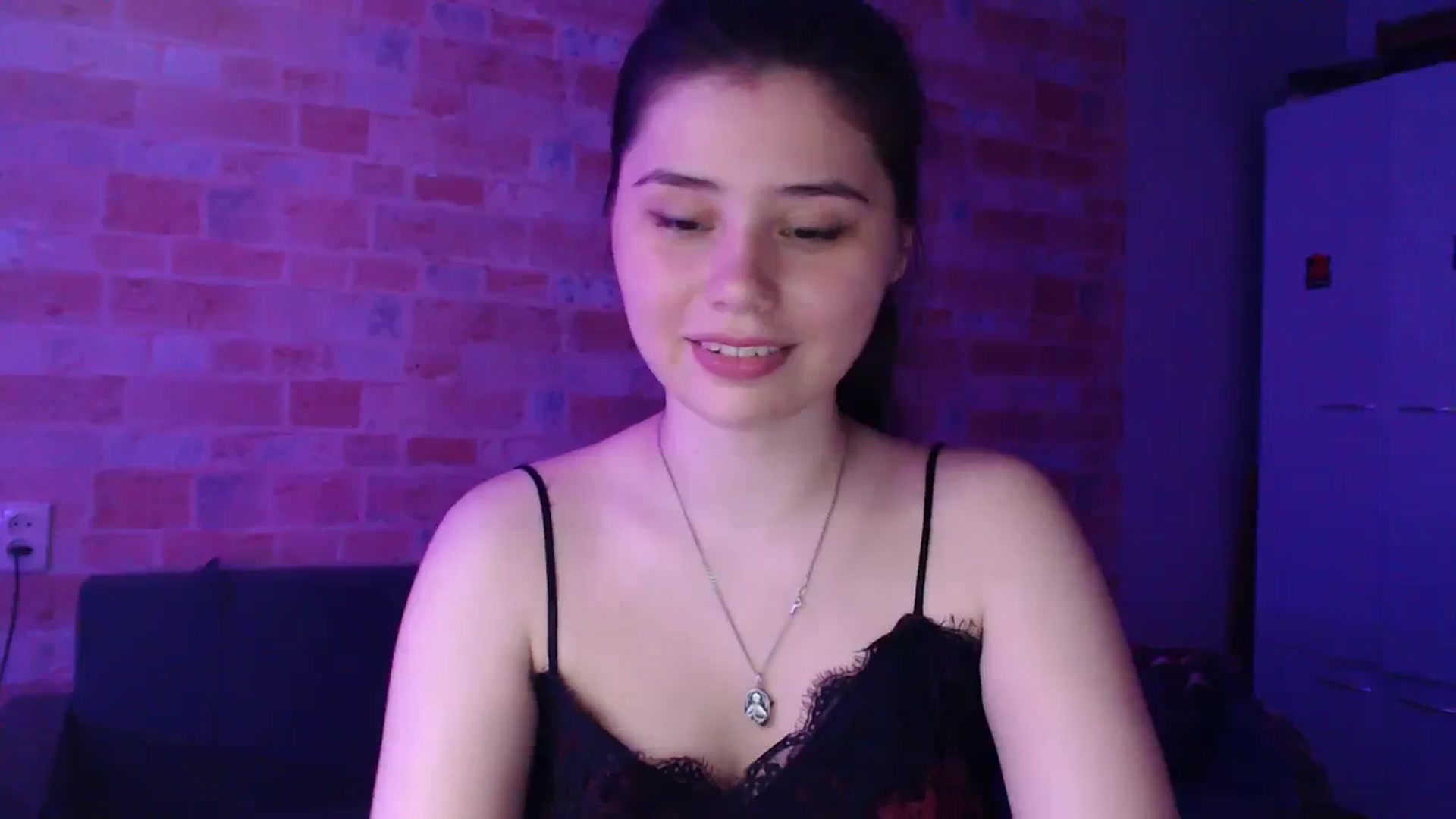 Gallery image thumbnail from Moon_light23's myfreecams stream on, 08/06/2023, 18:36 image 11 of 20