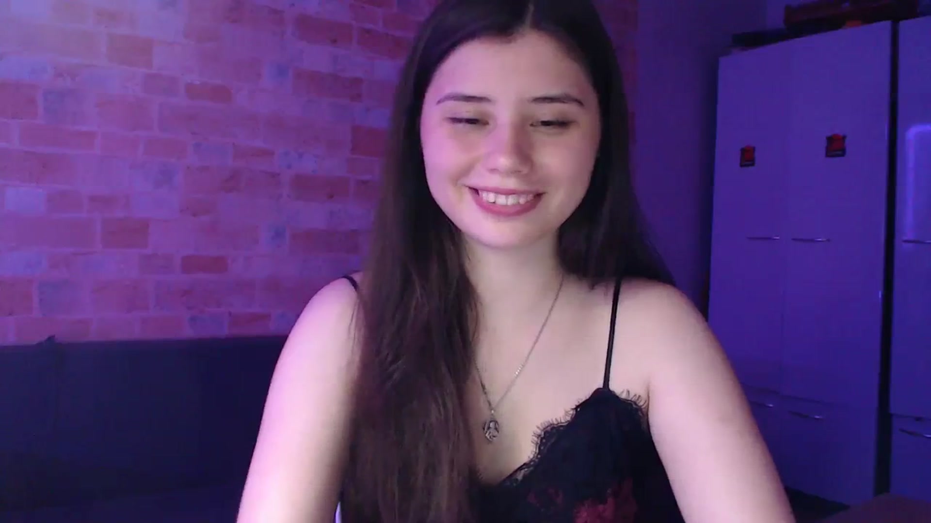 Gallery image thumbnail from Moon_light23's myfreecams stream on, 08/14/2023, 19:04 image 3 of 20
