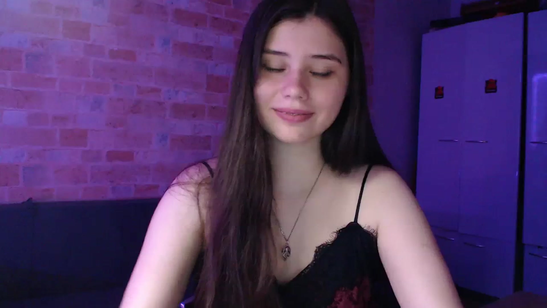 Gallery image thumbnail from Moon_light23's myfreecams stream on, 08/14/2023, 20:52 image 10 of 20