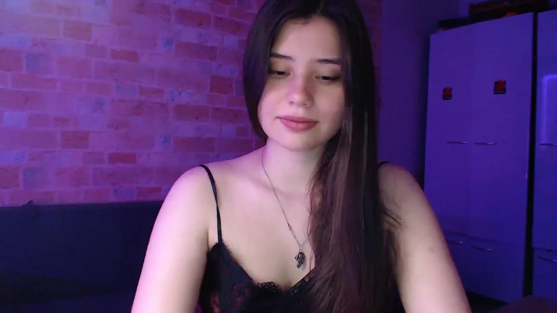Gallery image thumbnail from Moon_light23's myfreecams stream on, 08/14/2023, 20:52 image 16 of 20