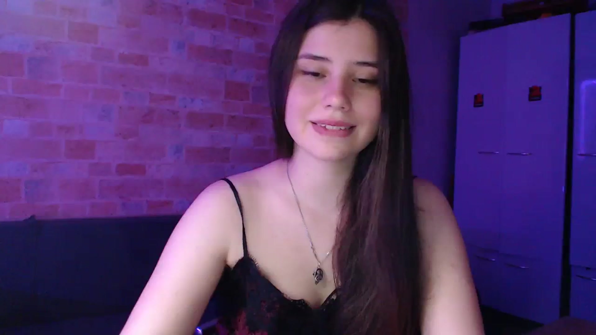 Gallery image thumbnail from Moon_light23's myfreecams stream on, 08/14/2023, 20:52 image 18 of 20