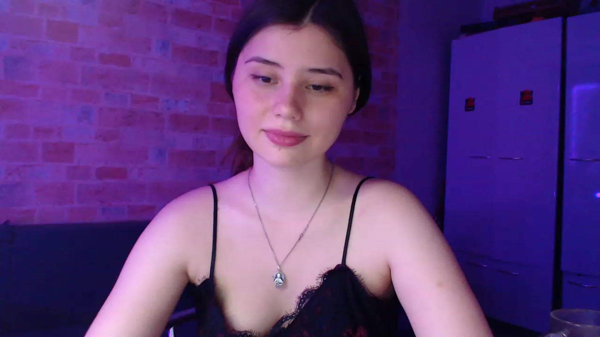 Gallery image thumbnail from Moon_light23's myfreecams stream on, 08/15/2023, 19:35 image 20 of 20