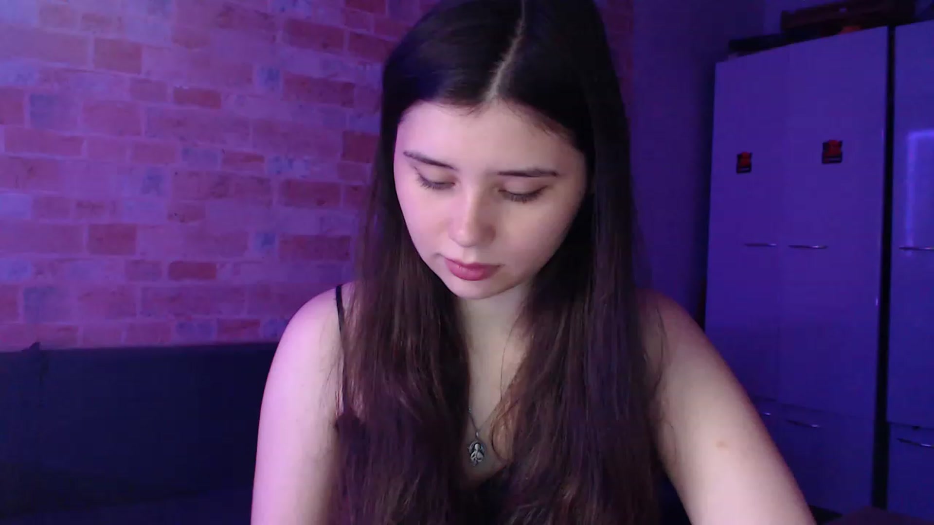 Gallery image thumbnail from Moon_light23's myfreecams stream on, 08/15/2023, 19:35 image 4 of 20