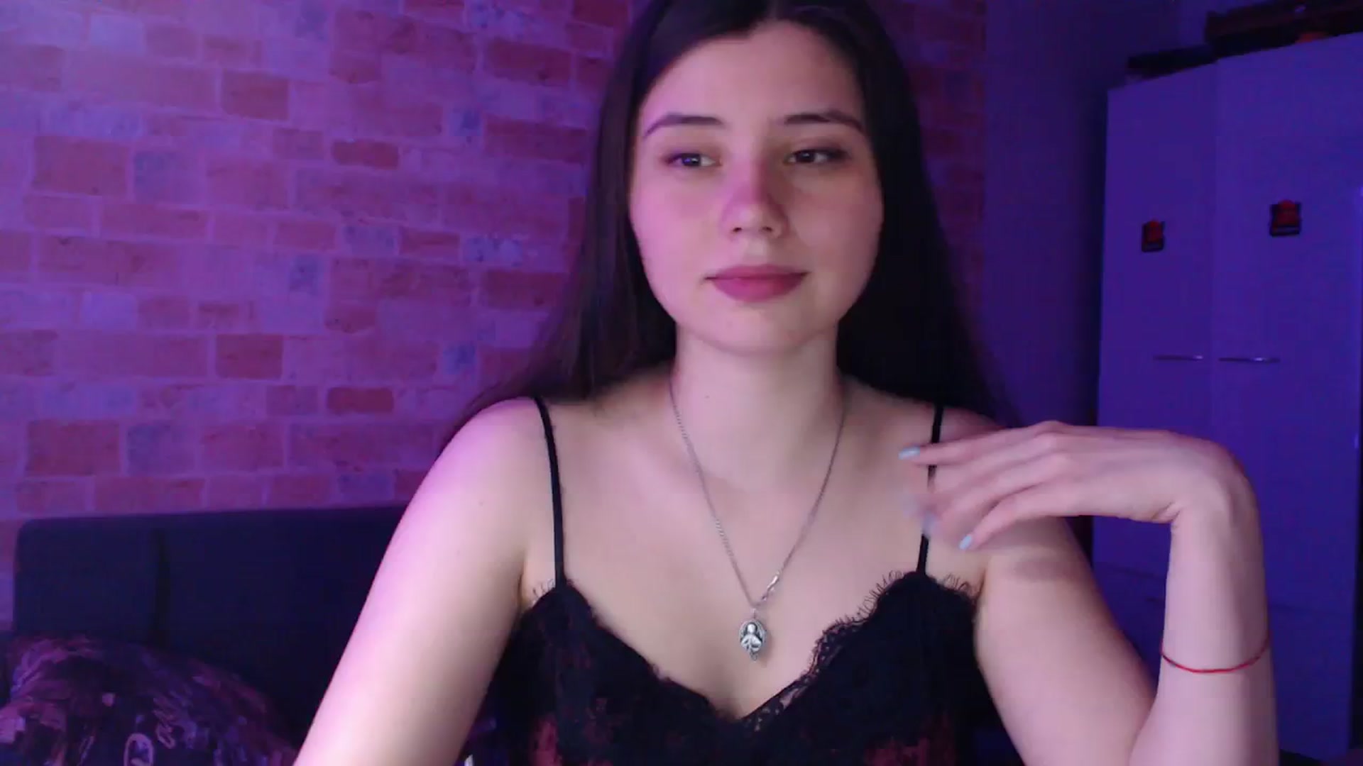 Gallery image thumbnail from Moon_light23's myfreecams stream on, 08/27/2023, 18:45 image 7 of 20
