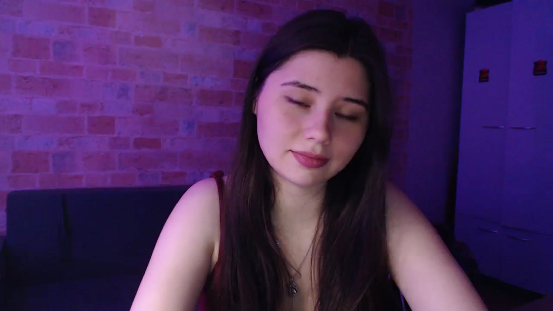 Gallery image thumbnail from Moon_light23's myfreecams stream on, 09/19/2023, 18:36 image 13 of 20