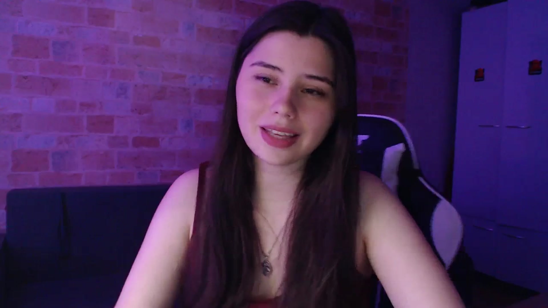 Gallery image thumbnail from Moon_light23's myfreecams stream on, 09/19/2023, 18:36 image 15 of 20