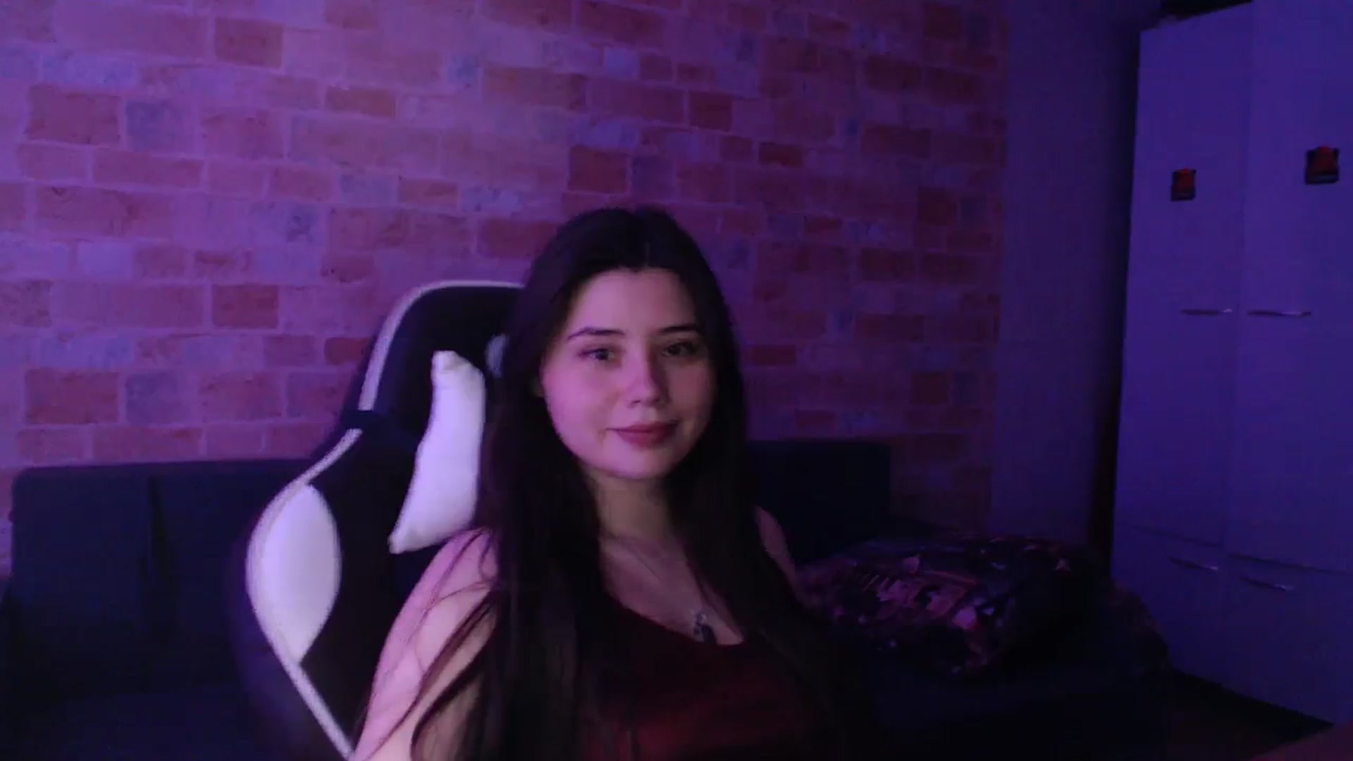 Gallery image thumbnail from Moon_light23's myfreecams stream on, 09/19/2023, 18:36 image 10 of 20