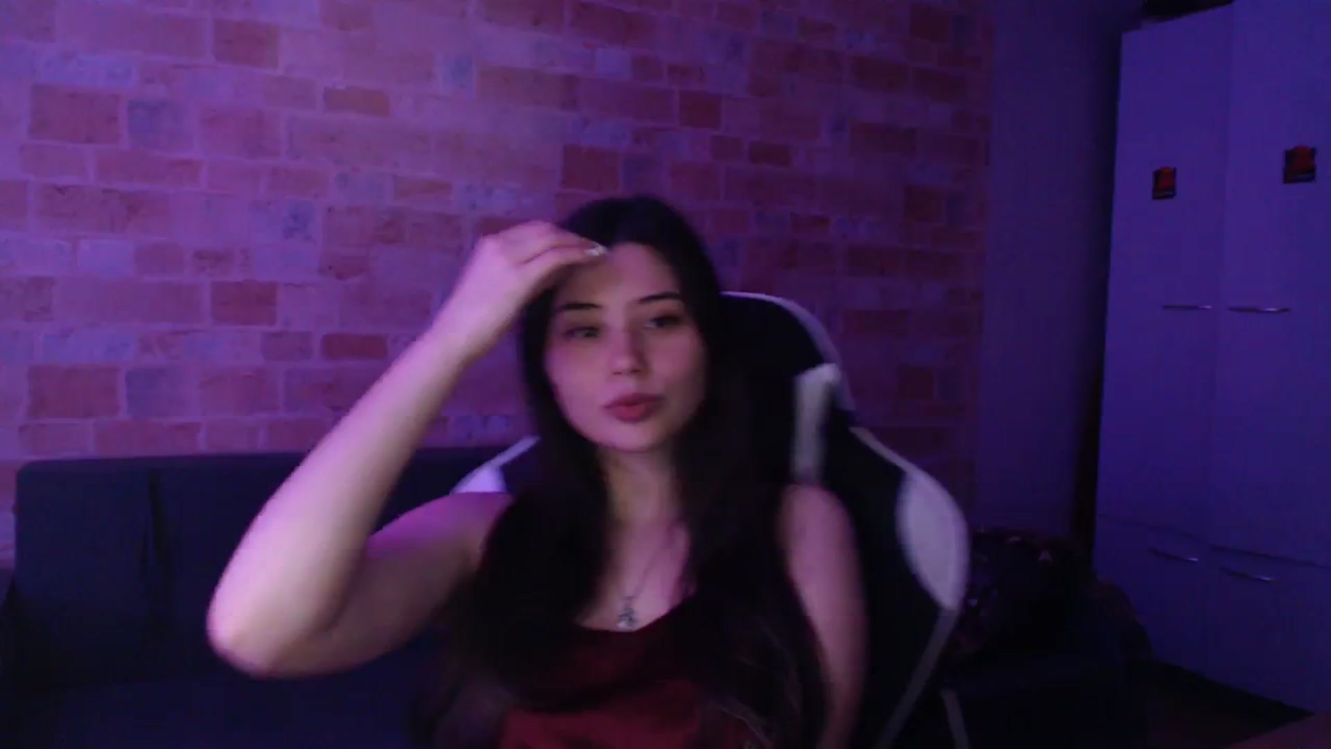 Gallery image thumbnail from Moon_light23's myfreecams stream on, 09/19/2023, 18:36 image 9 of 20
