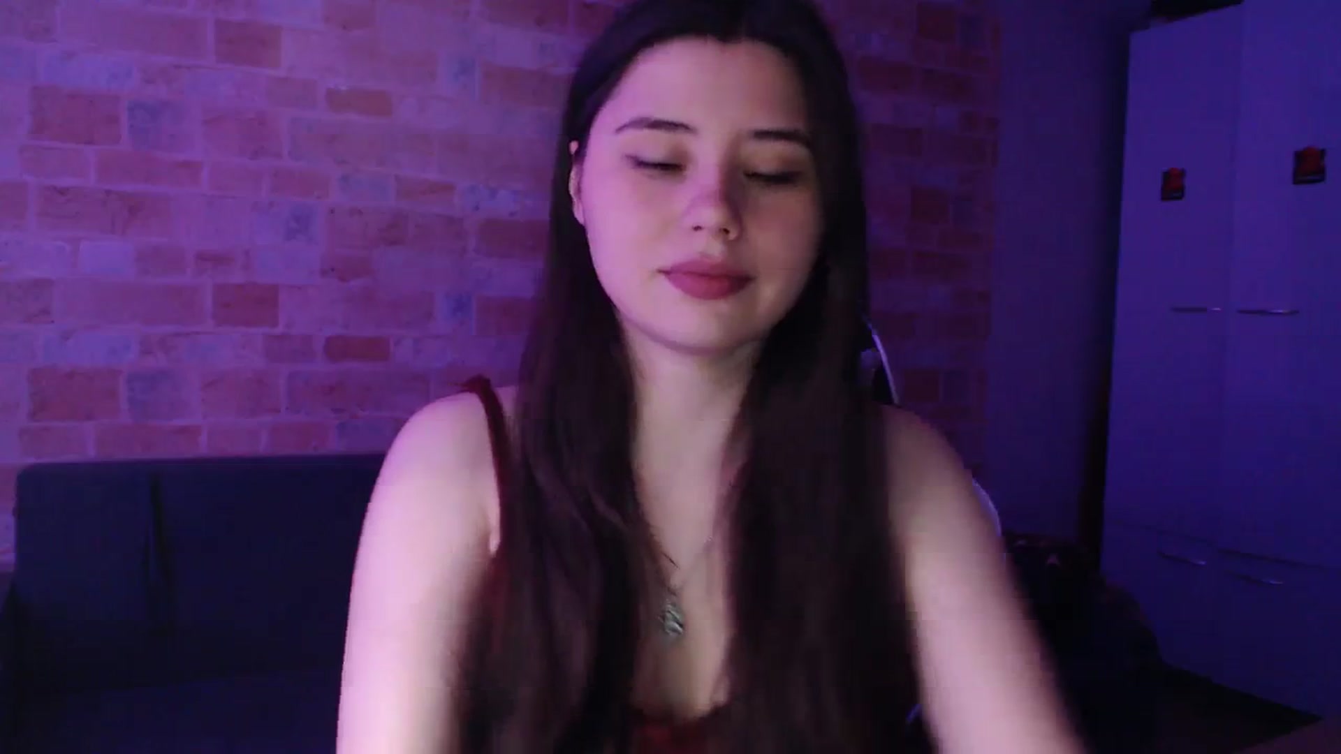 Gallery image thumbnail from Moon_light23's myfreecams stream on, 09/19/2023, 18:36 image 11 of 20