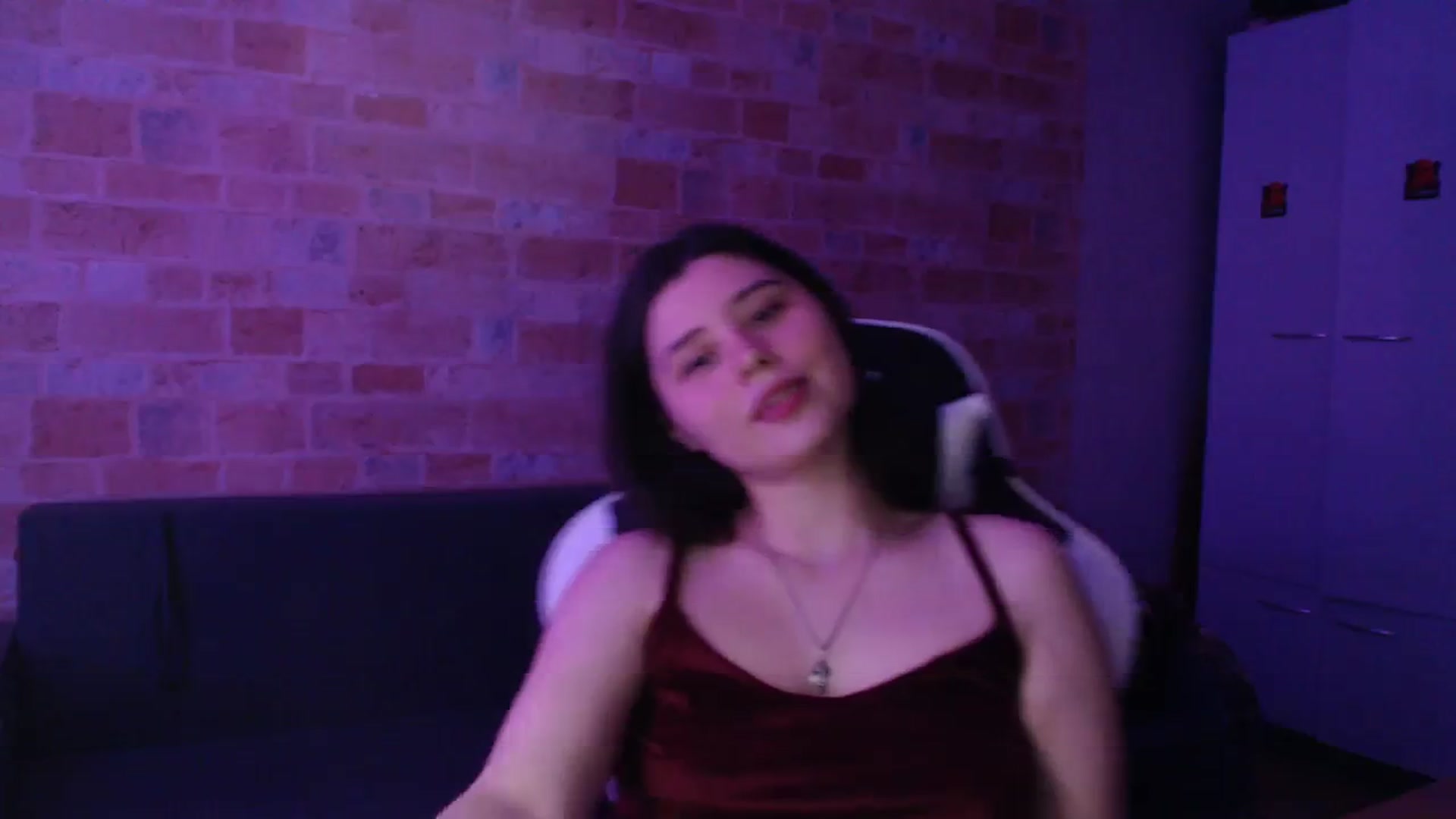 Gallery image thumbnail from Moon_light23's myfreecams stream on, 09/19/2023, 18:36 image 4 of 20