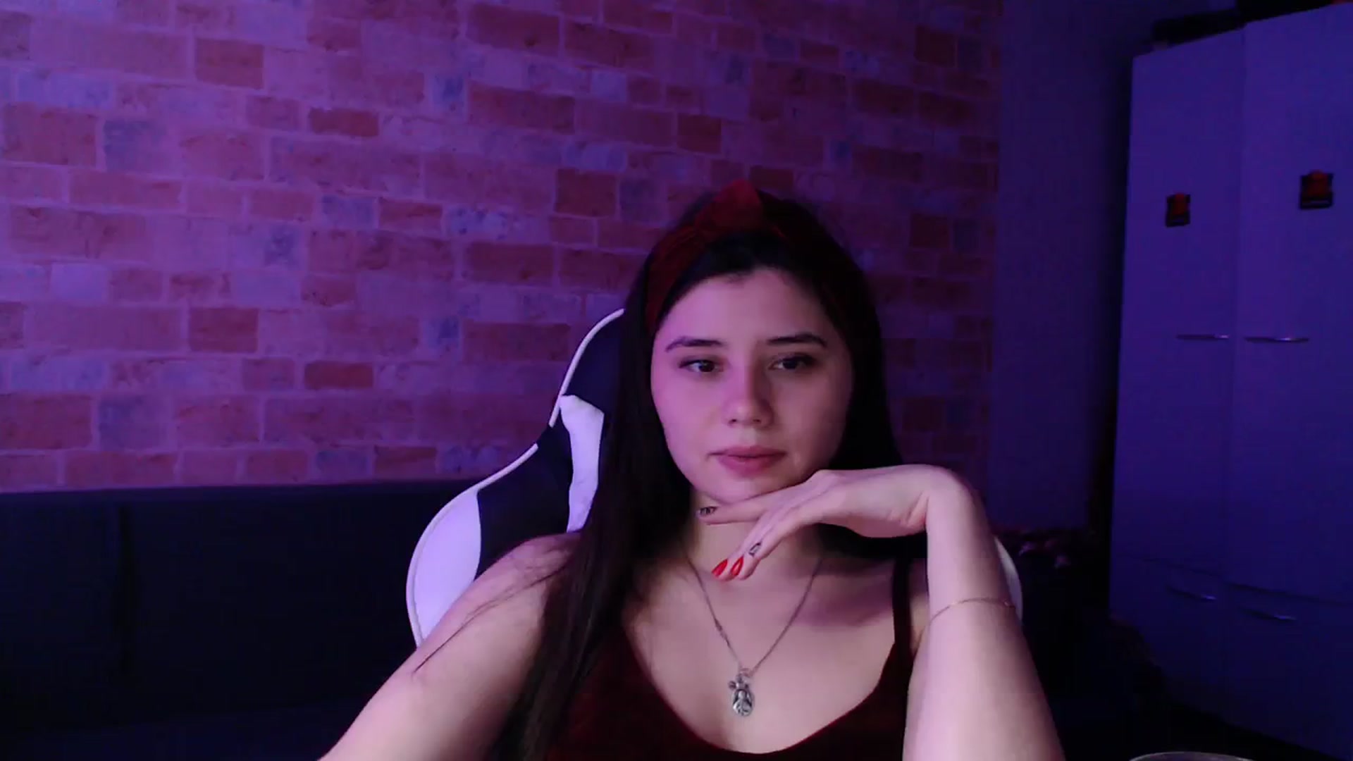 Gallery image thumbnail from Moon_light23's myfreecams stream on, 10/04/2023, 18:48 image 4 of 20