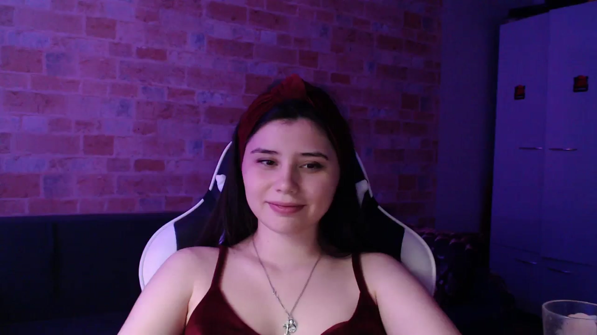Gallery image thumbnail from Moon_light23's myfreecams stream on, 10/04/2023, 18:48 image 13 of 20