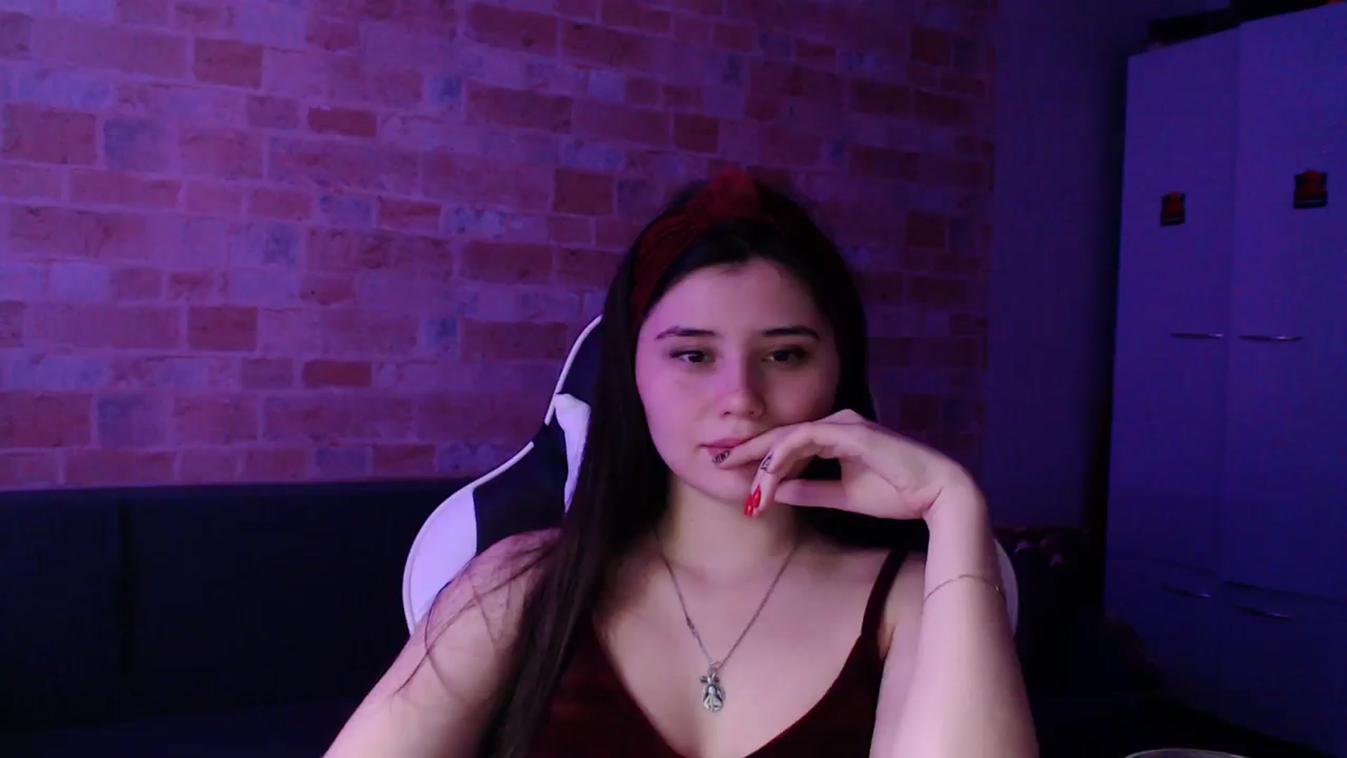 Gallery image thumbnail from Moon_light23's myfreecams stream on, 10/04/2023, 18:48 image 1 of 20