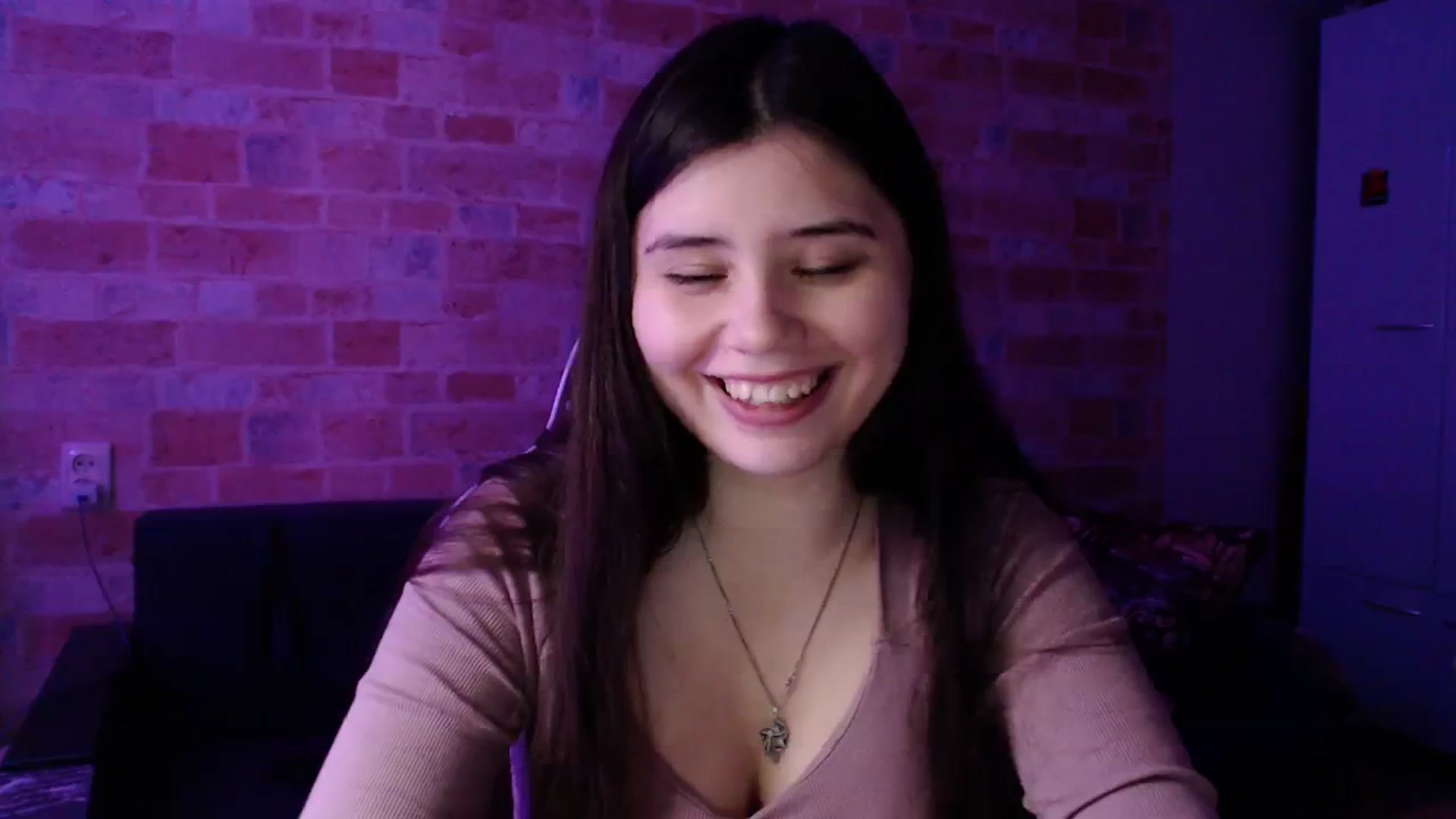 Gallery image thumbnail from Moon_light23's myfreecams stream on, 11/05/2023, 21:38 image 15 of 20
