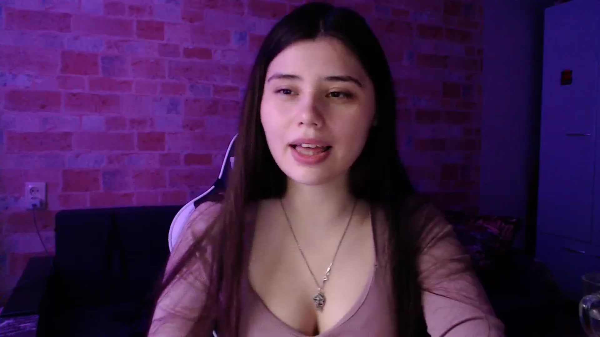 Gallery image thumbnail from Moon_light23's myfreecams stream on, 11/05/2023, 21:38 image 6 of 20