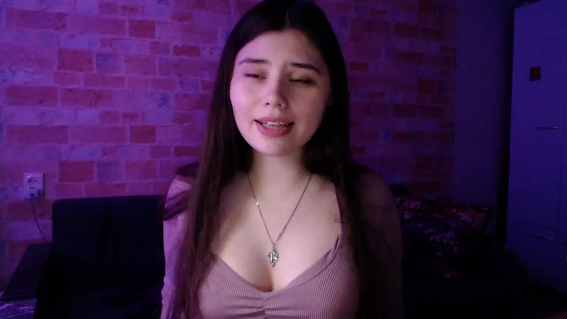 Gallery image thumbnail from Moon_light23's myfreecams stream on, 11/05/2023, 21:38 image 16 of 20