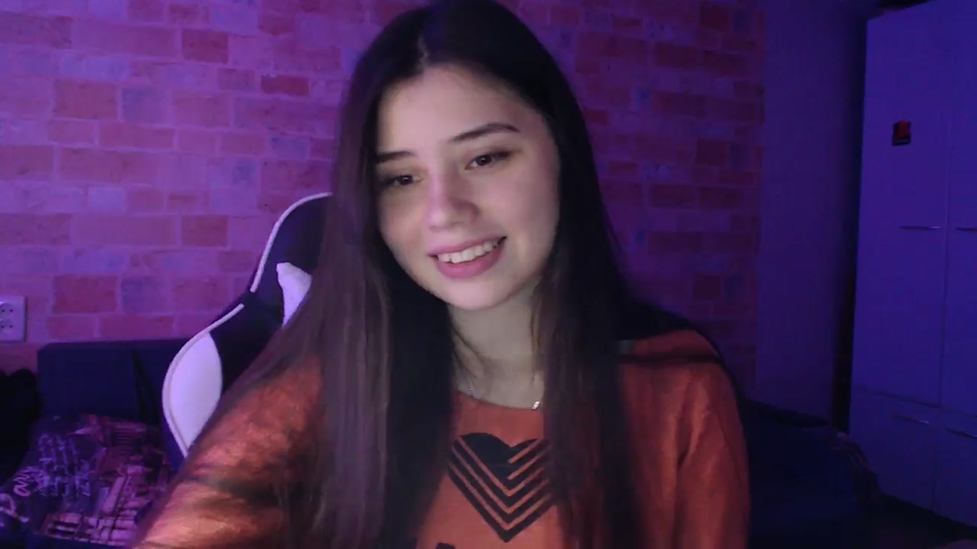 Gallery image thumbnail from Moon_light23's myfreecams stream on, 11/20/2023, 19:32 image 10 of 20