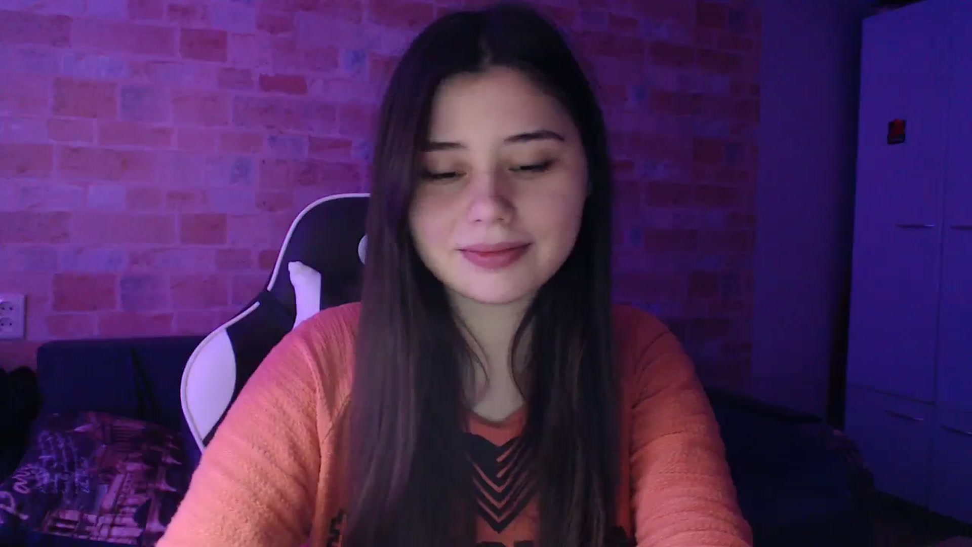 Gallery image thumbnail from Moon_light23's myfreecams stream on, 11/20/2023, 19:32 image 2 of 20