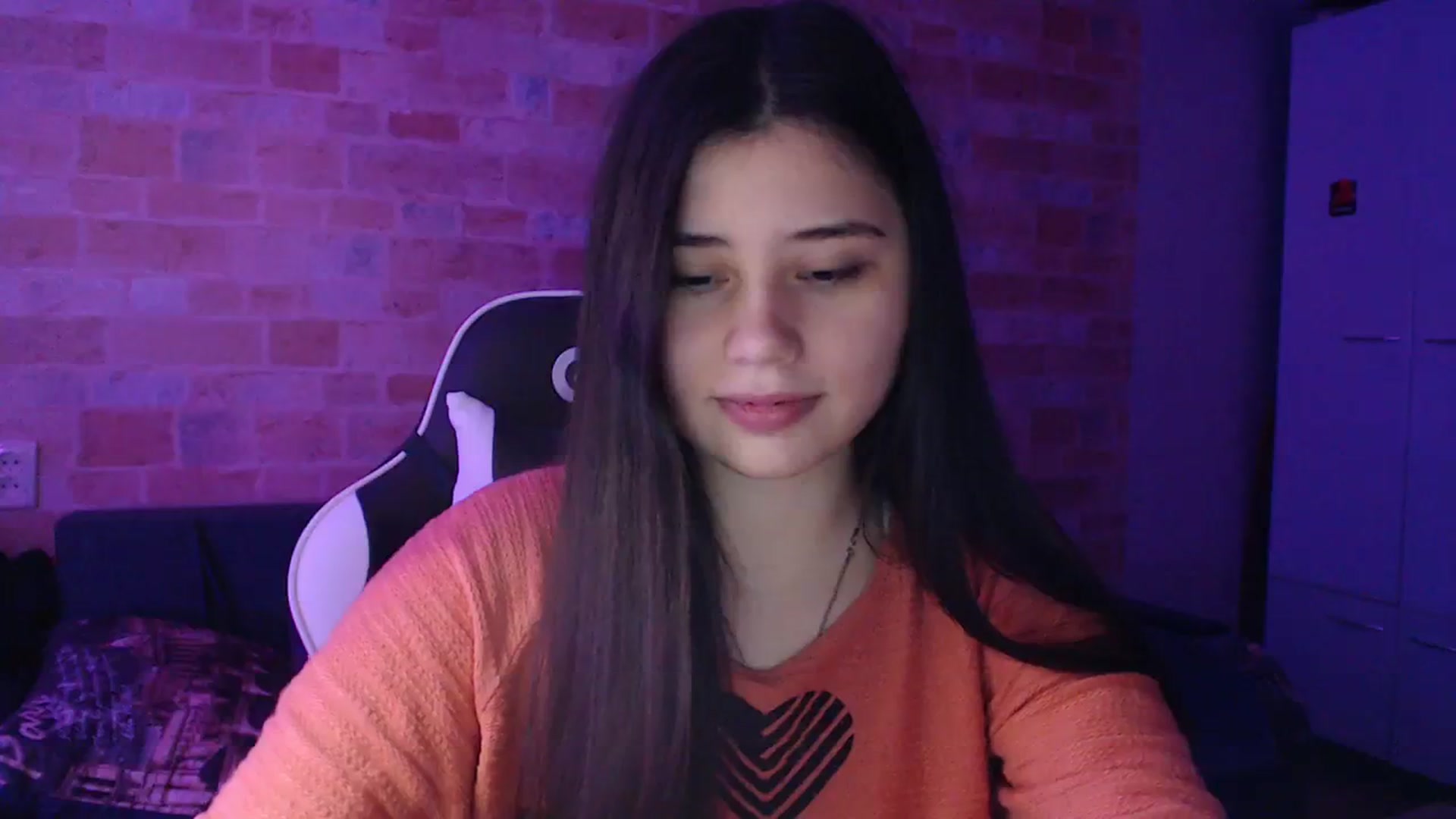 Gallery image thumbnail from Moon_light23's myfreecams stream on, 11/20/2023, 19:32 image 6 of 20