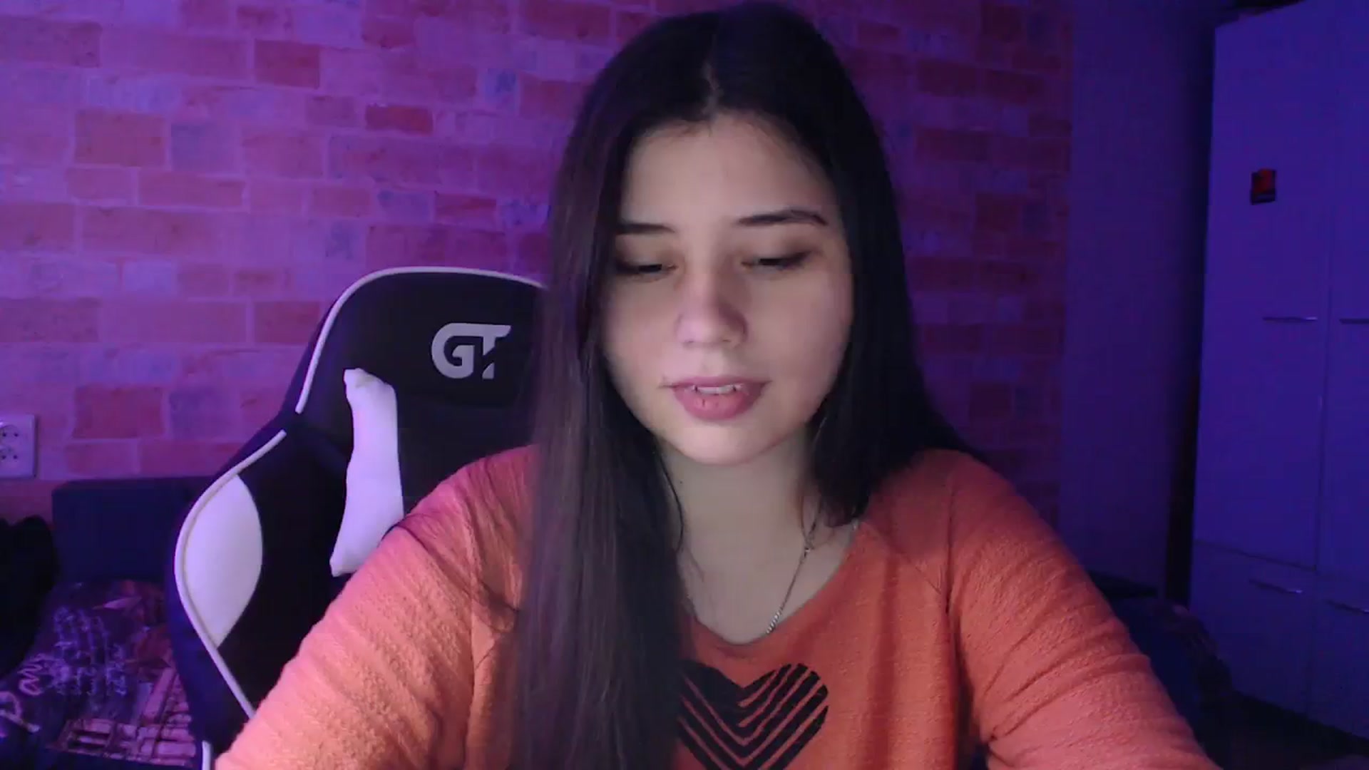 Gallery image thumbnail from Moon_light23's myfreecams stream on, 11/20/2023, 19:32 image 17 of 20