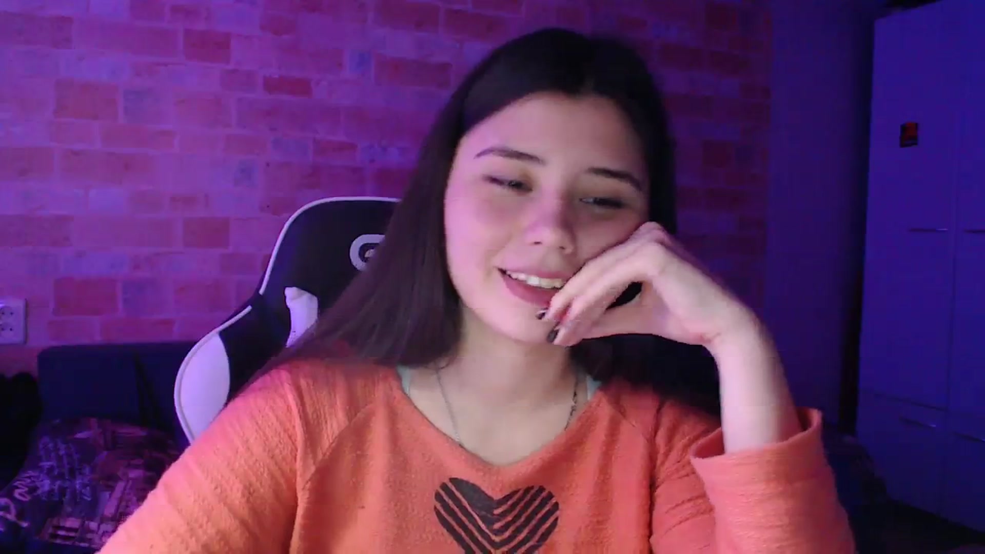Gallery image thumbnail from Moon_light23's myfreecams stream on, 11/20/2023, 20:16 image 2 of 20