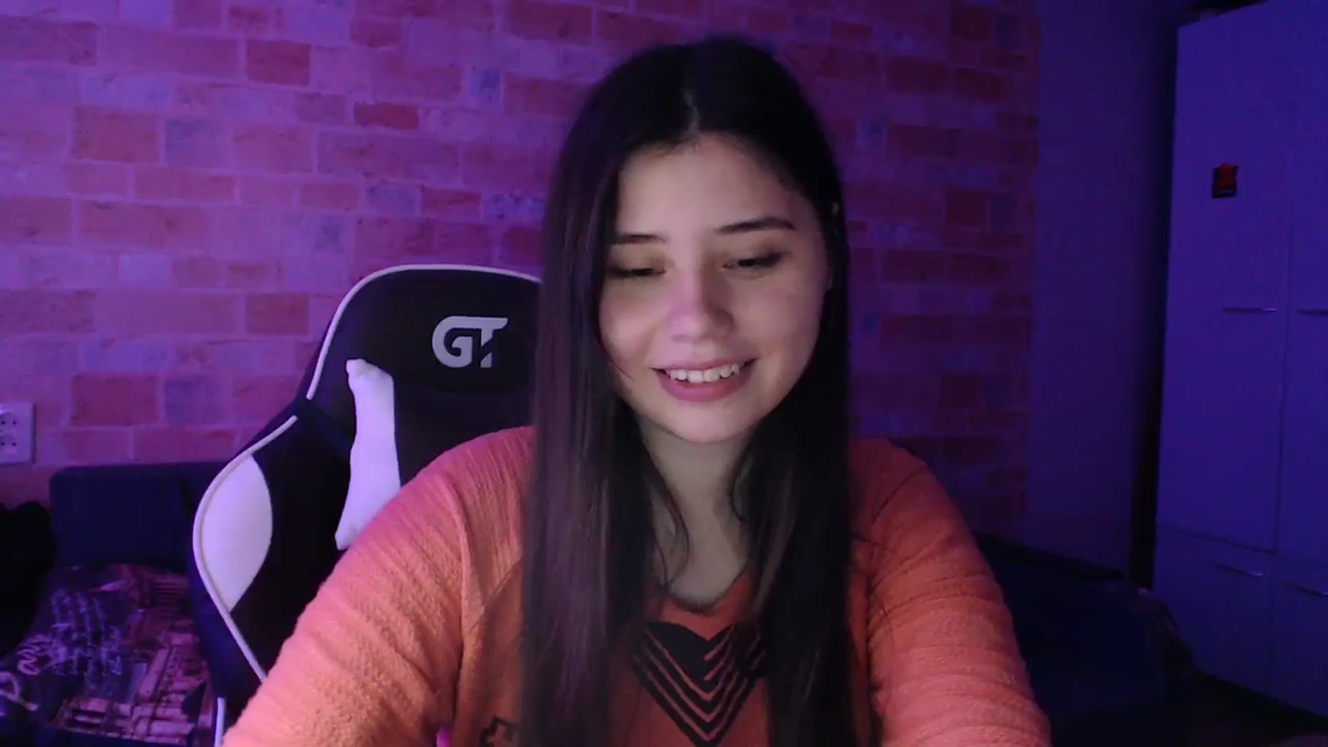 Gallery image thumbnail from Moon_light23's myfreecams stream on, 11/20/2023, 20:16 image 17 of 20