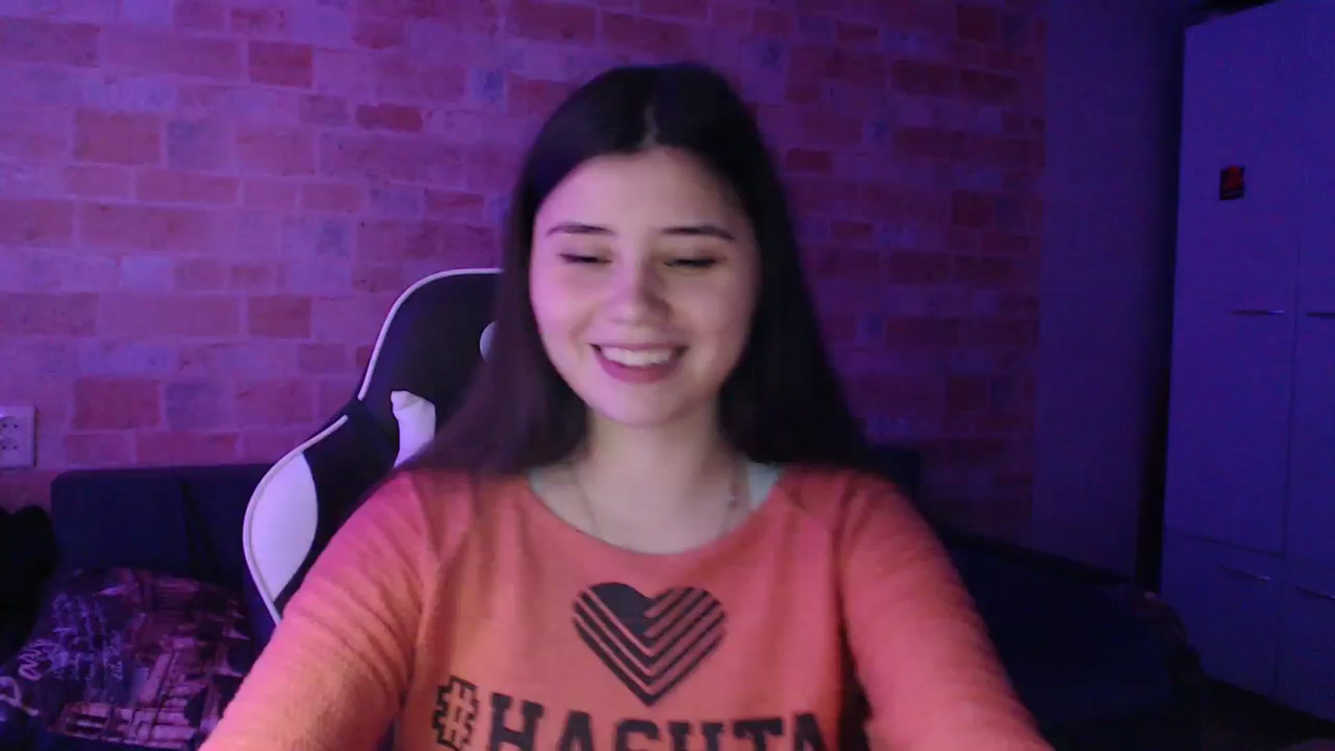 Gallery image thumbnail from Moon_light23's myfreecams stream on, 11/20/2023, 20:16 image 1 of 20